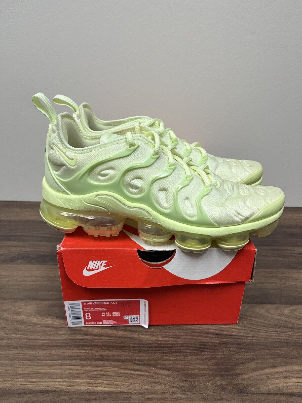 Nike Air VaporMax Plus "Barely Volt"  DJ3023-700 Women's Size 8