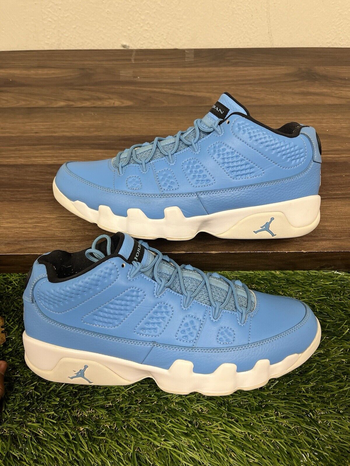 Size 10.5 - Air Jordan 9 Retro Low Pantone