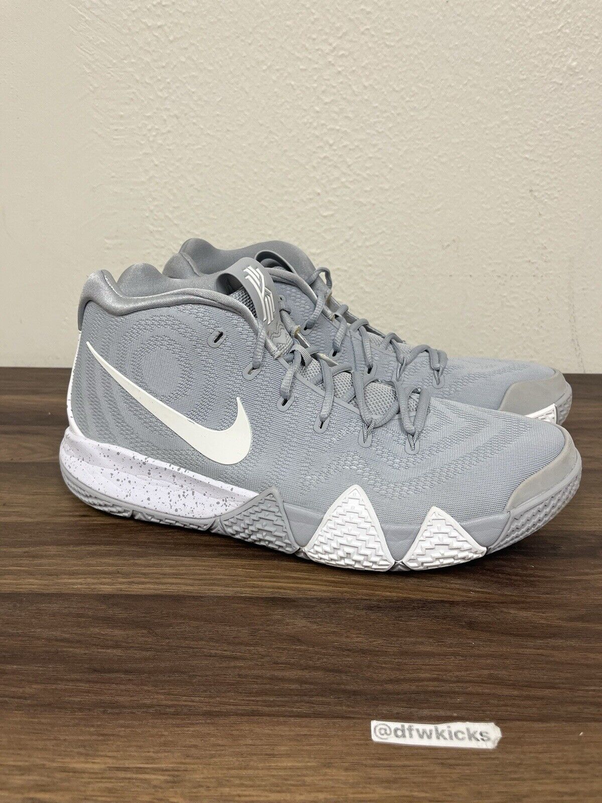 Nike Kyrie 4 TB Wolf Grey (2018) AV2296 002 Size 13.5