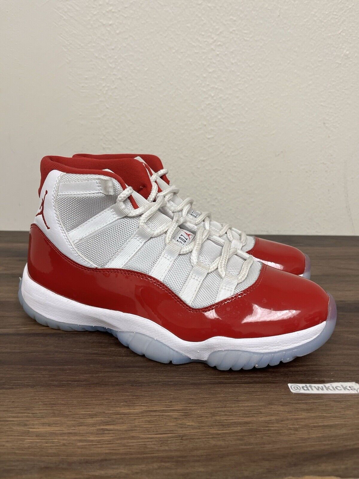 Air Jordan 11 Retro Cherry 2022 Size 8 CT8012-116 Authentic Used Aj11 Red White 