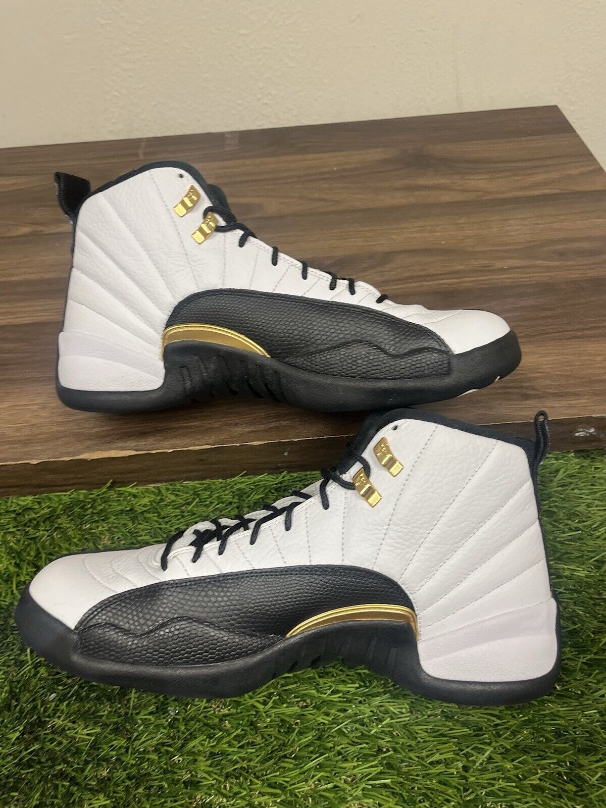 Size 12 - Jordan 12 Royalty