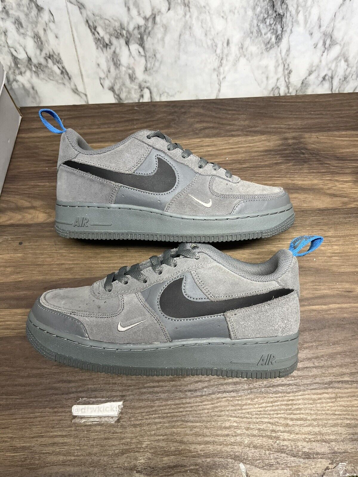 Nike Air Force 1 Smoke Grey Junior Youth DQ1097 001 Size 6Y 7.5 W Womens Suede