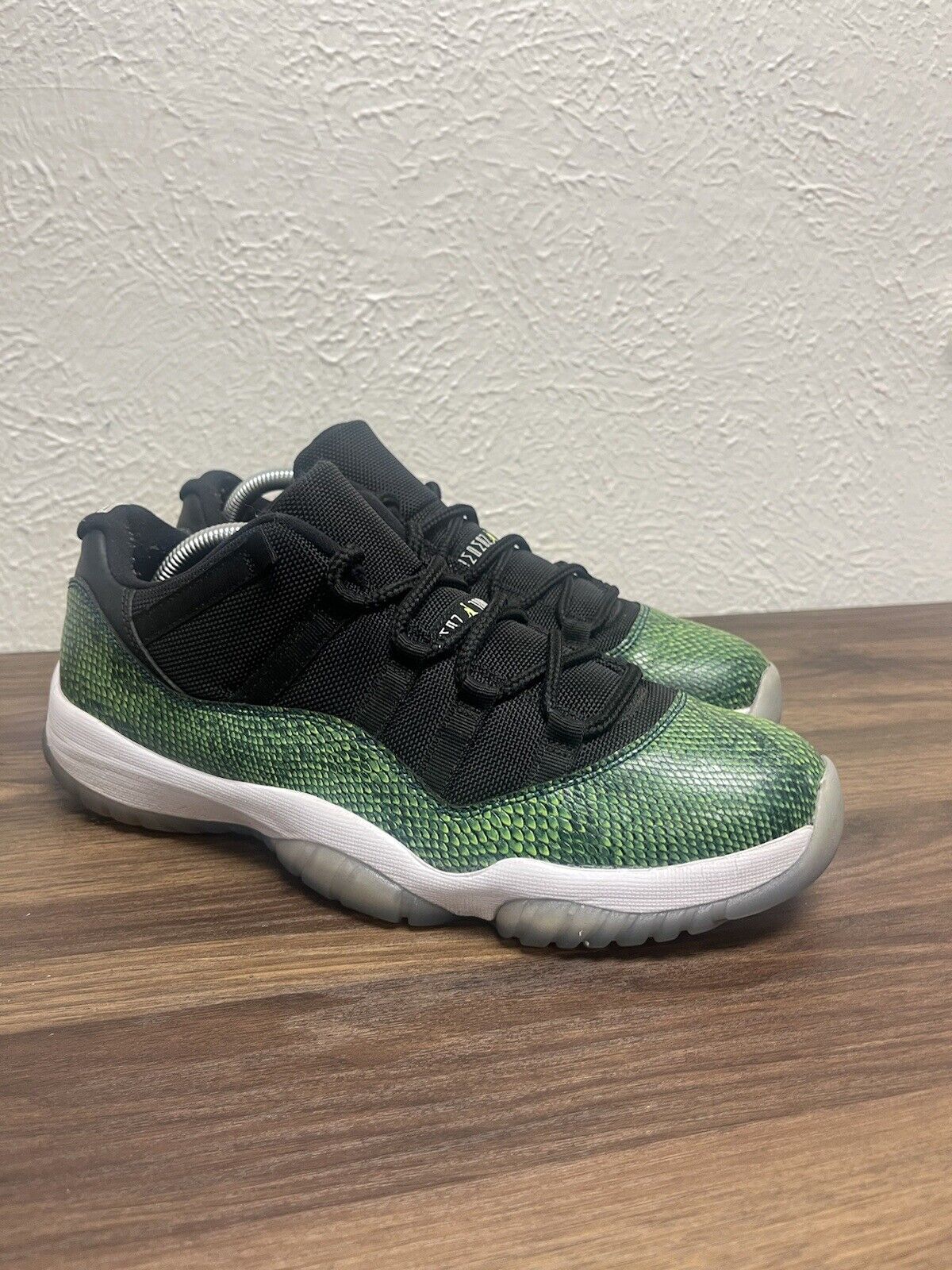 Nike Air Jordan 11 Retro Low 528895-033 Green Snakeskin Nightshade Size 9.5 2013