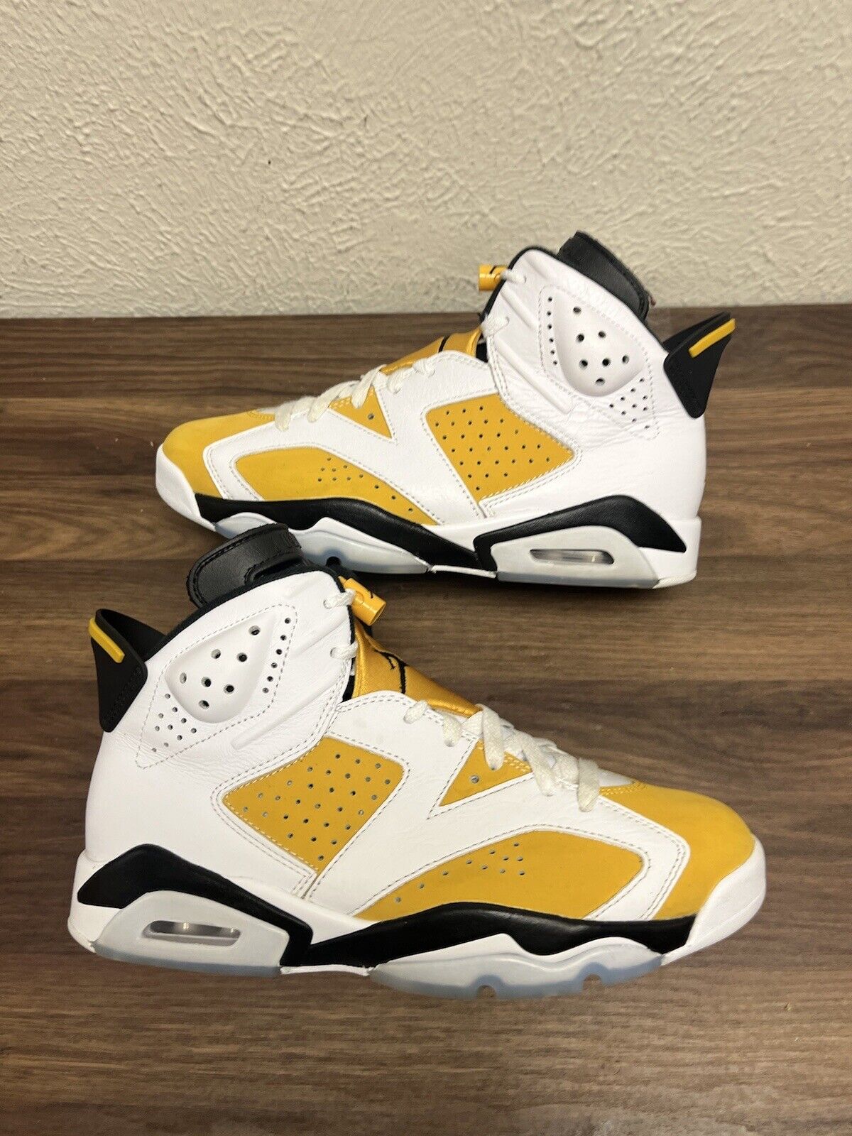 Air Jordan 6 Retro 'Yellow Ochre' Men’s Size 8.5