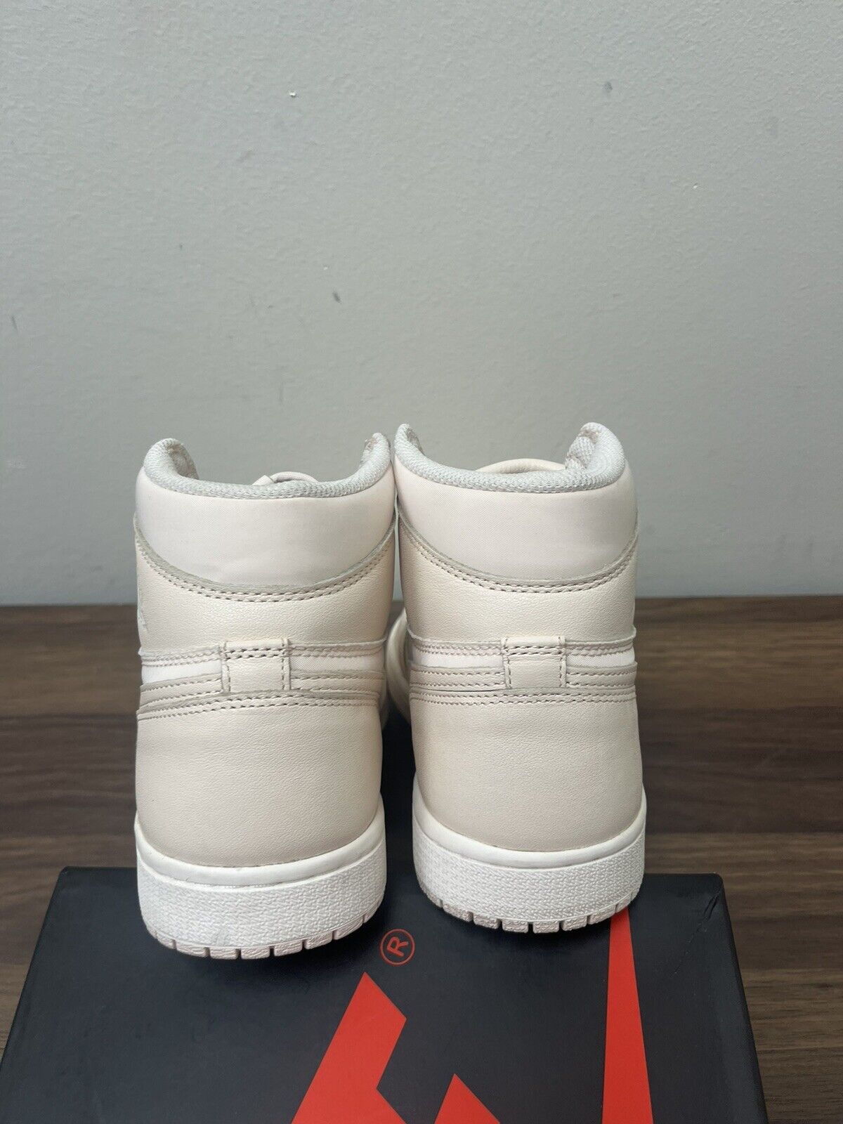 Jordan 1 Retro High OG Guava Ice 2018 Size 7.5