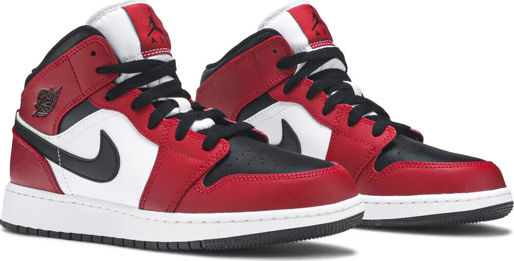 Air Jordan 1 Mid 'Chicago Black Toe' Red Sneaker, Size 5Y / 6.5 womens554725-069