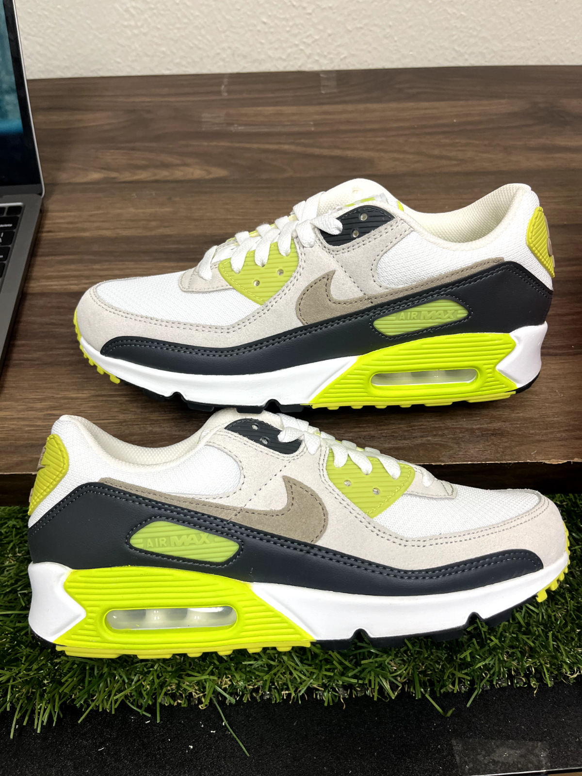 Size 11.5 - Nike Air Max 90 Cyber s264