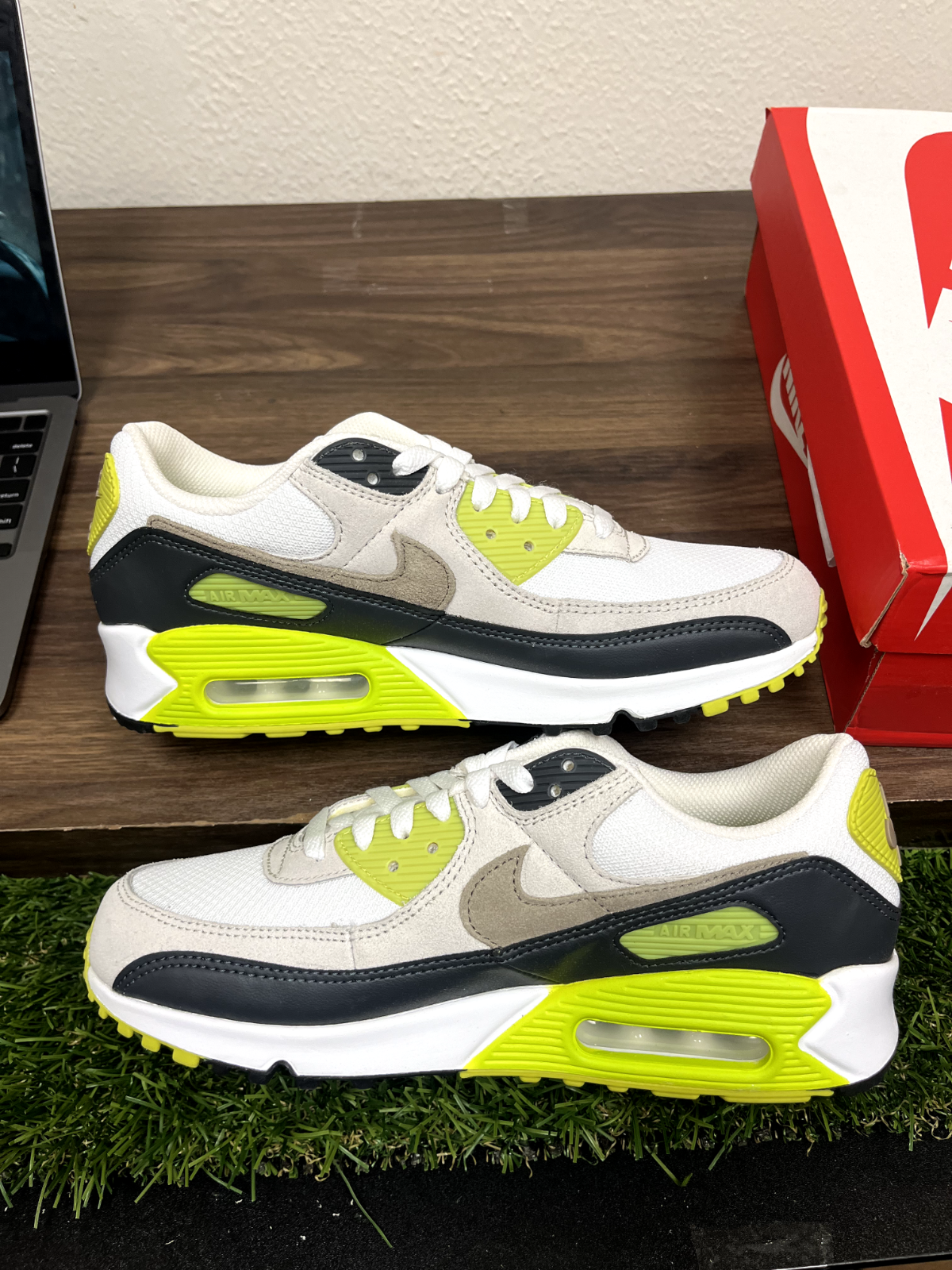 Size 11.5 - Nike Air Max 90 Cyber s264