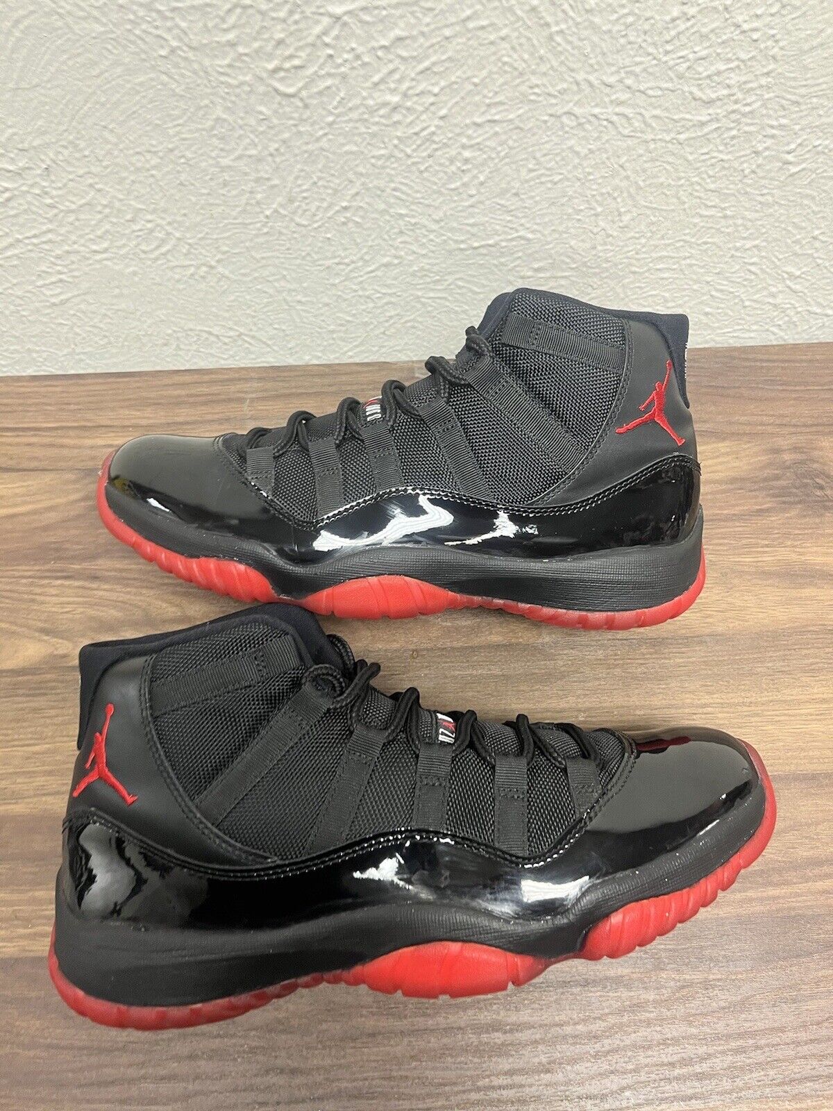 Air Jordan Retro 11 BRED.  Sz 9.5 Men. 2012 Release. Excellent Cond.. OG Receipt