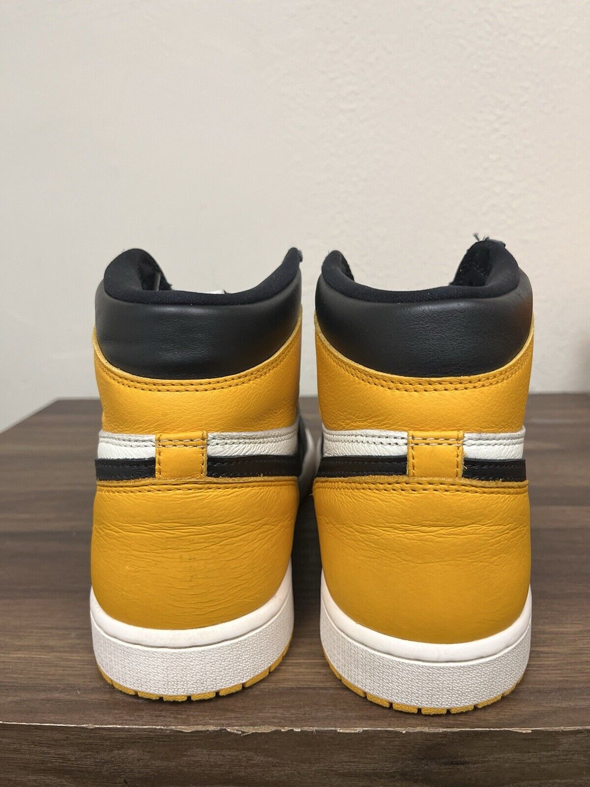 Air Jordan 1 Retro High OG Yellow Toe Taxi - Size 11.5 - 555088 711