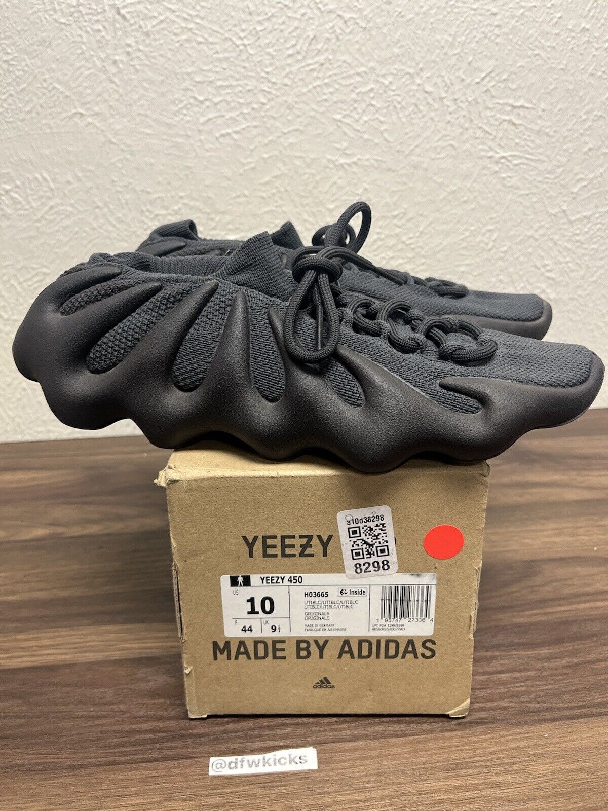 2022 Yeezy 450 “Utility Black” Size 10 SKU H03665