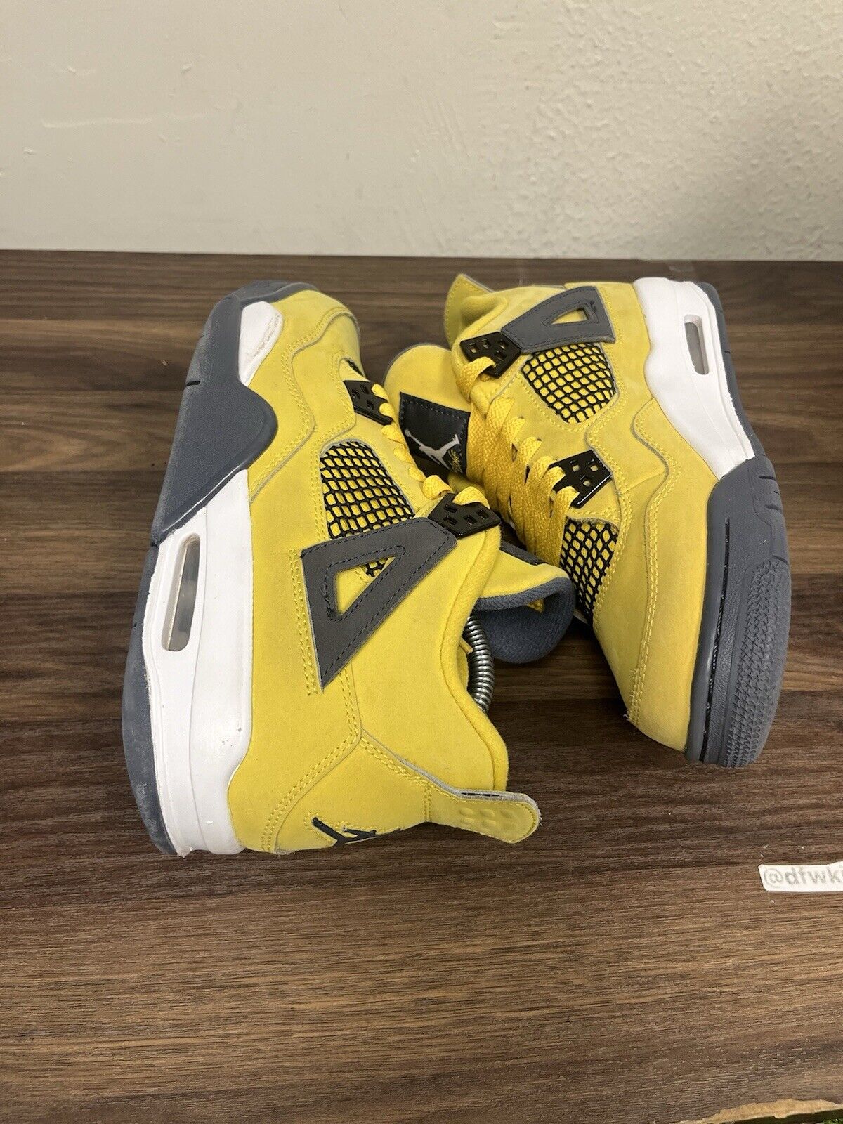 Nike Air Jordan 4 Retro GS Size 7Y, Womens 8.5 Lightning Yellow Grey 408452-700