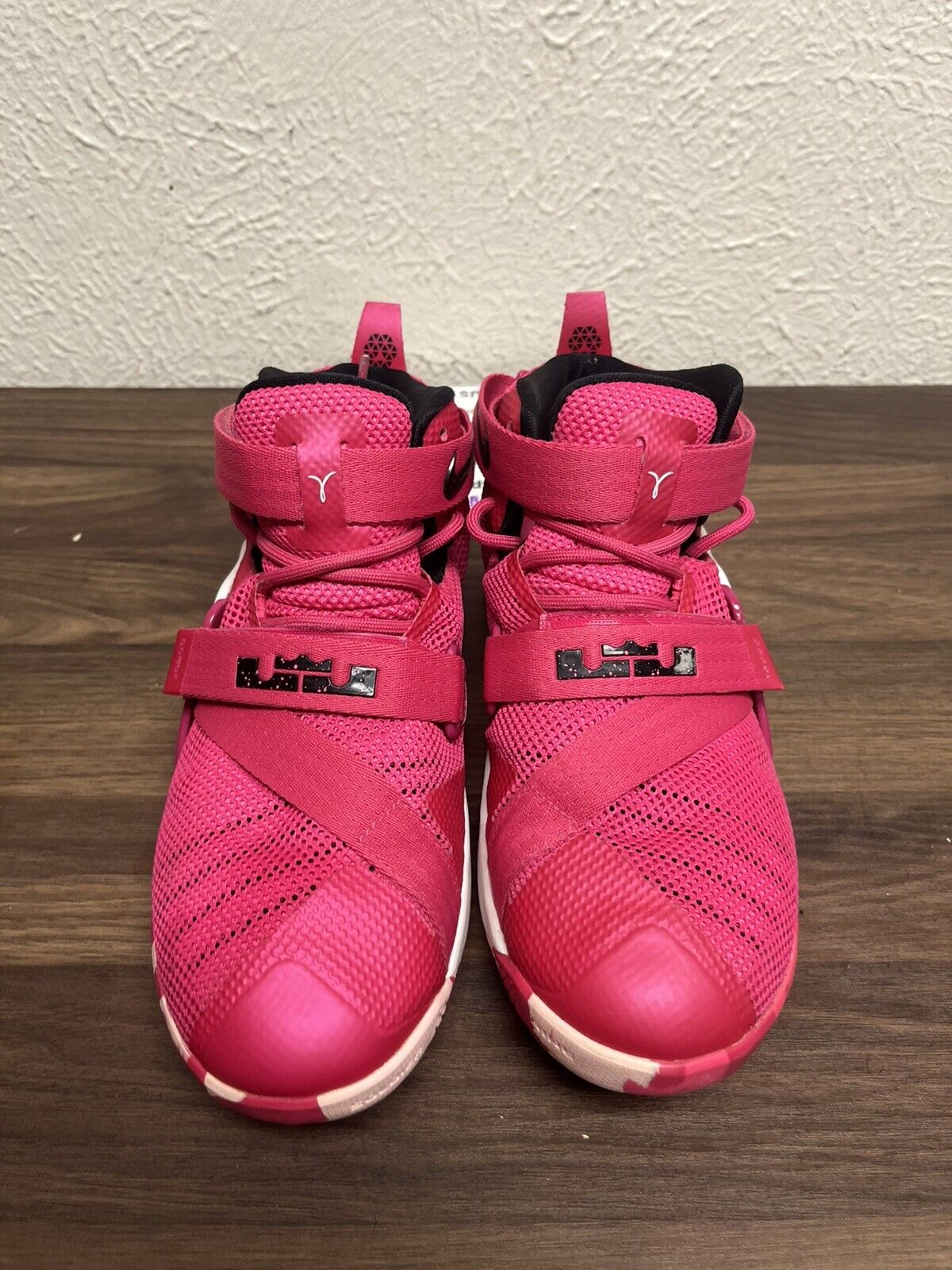 Nike LeBron Soldier IX Youth 5Y Breast Cancer Think Pink 776471-601