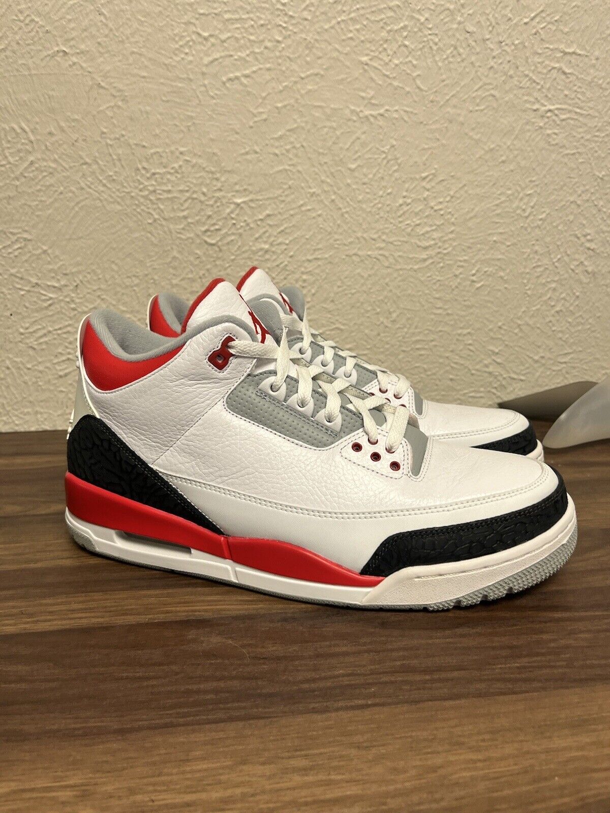 Air Jordan 3 Retro 2013 Fire Red Size 12 Pre-Owned 136061-120 White