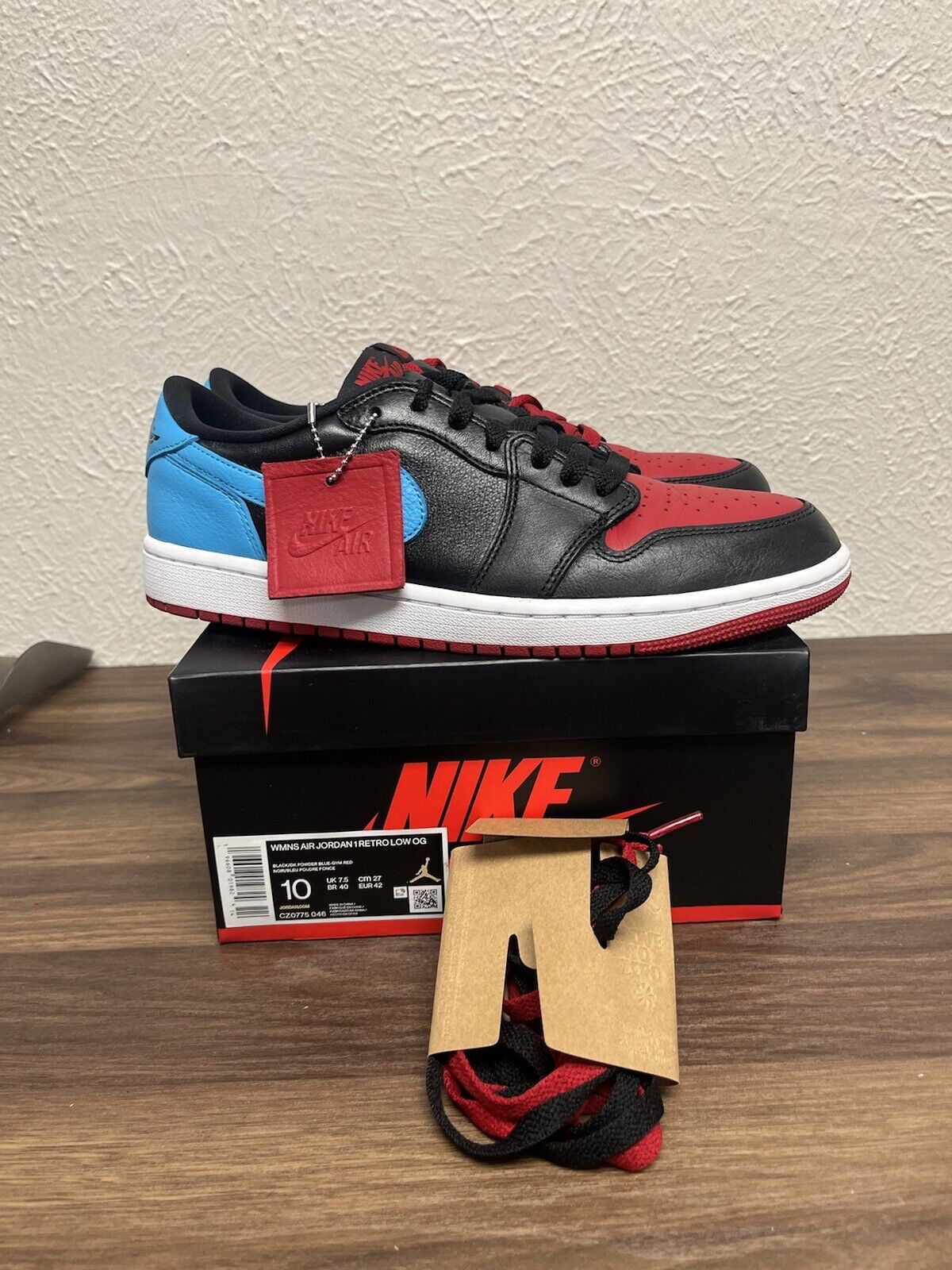 Air Jordan 1 Retro Low OG NC to Chi Women's Size 10  in Box CZ0775 046