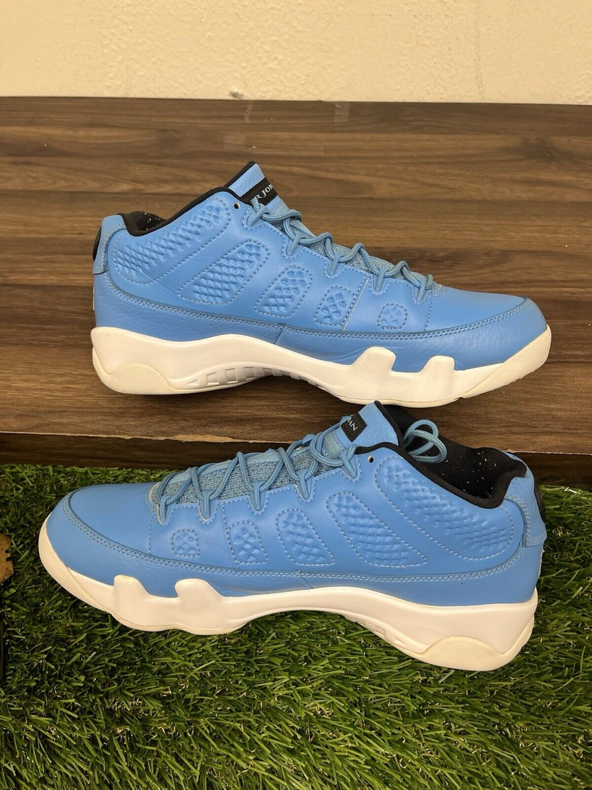 Size 10.5 - Air Jordan 9 Retro Low Pantone