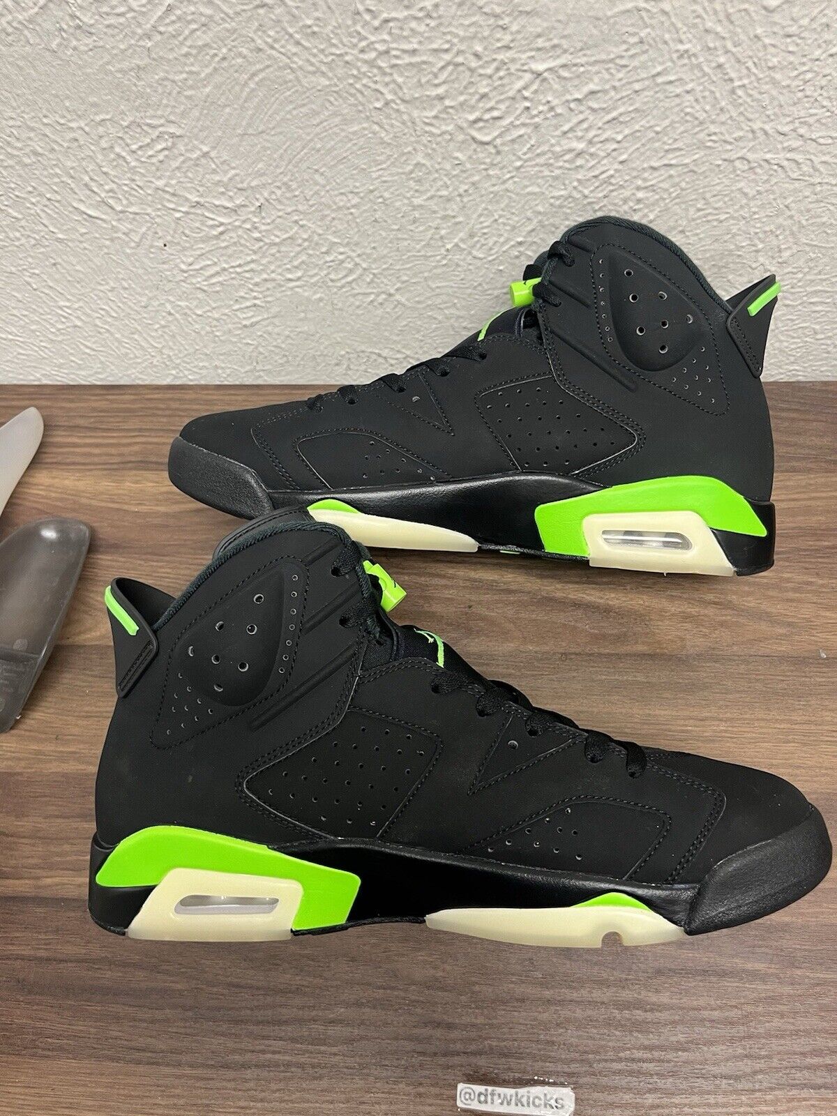 Jordan 6 Electric Green Size 12 (Brand New)