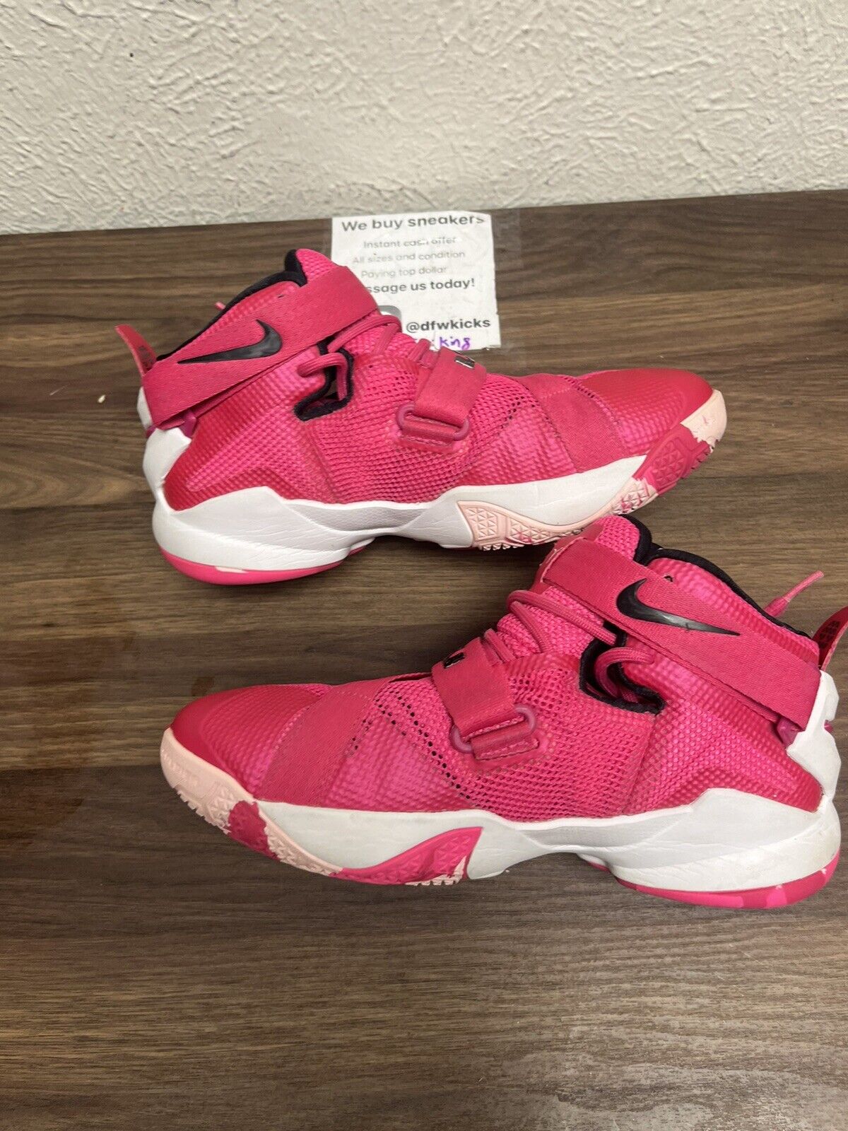 Nike LeBron Soldier IX Youth 5Y Breast Cancer Think Pink 776471-601