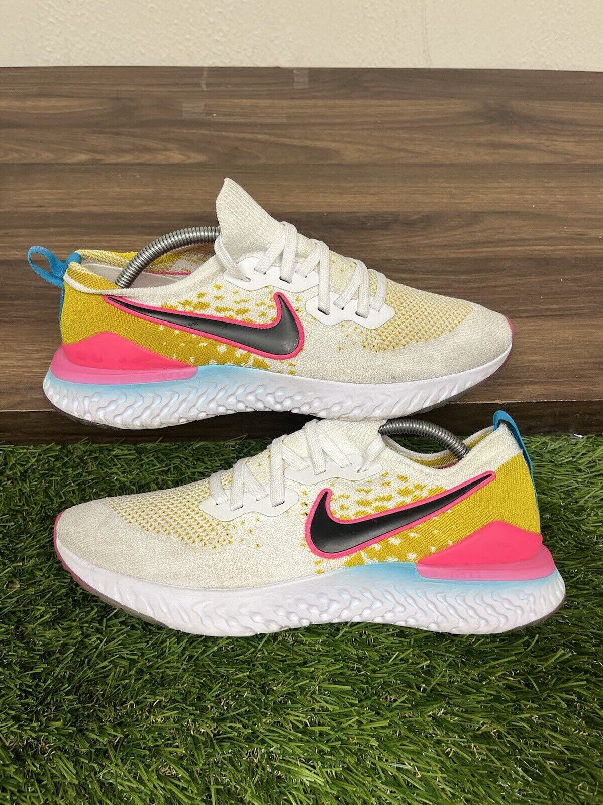 Size 10.5 - Nike Epic React Flyknit 2 White Black Pink Blast