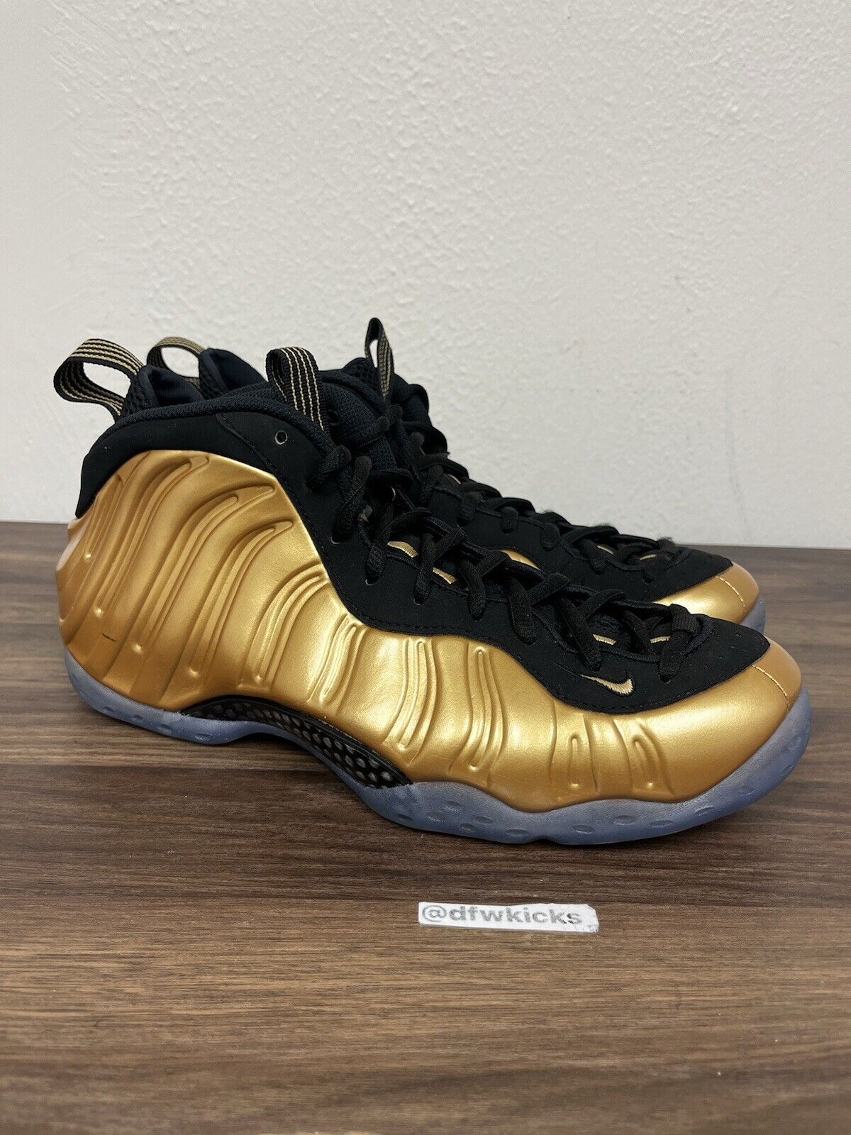 Size 10.5 - Nike Air Foamposite One Metallic Gold