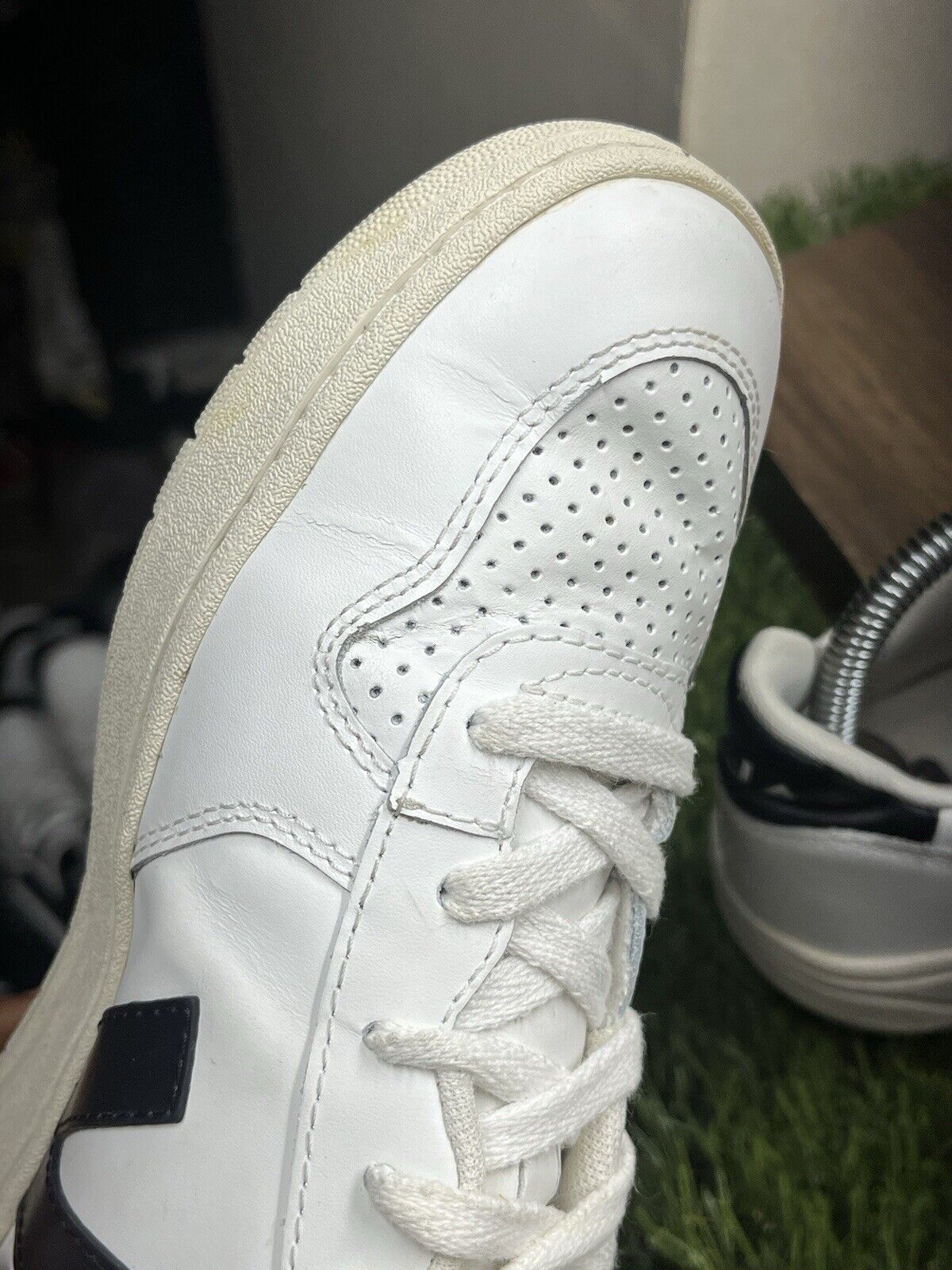 VEJA V-10 Extra White Black Women’s Size 8 *496