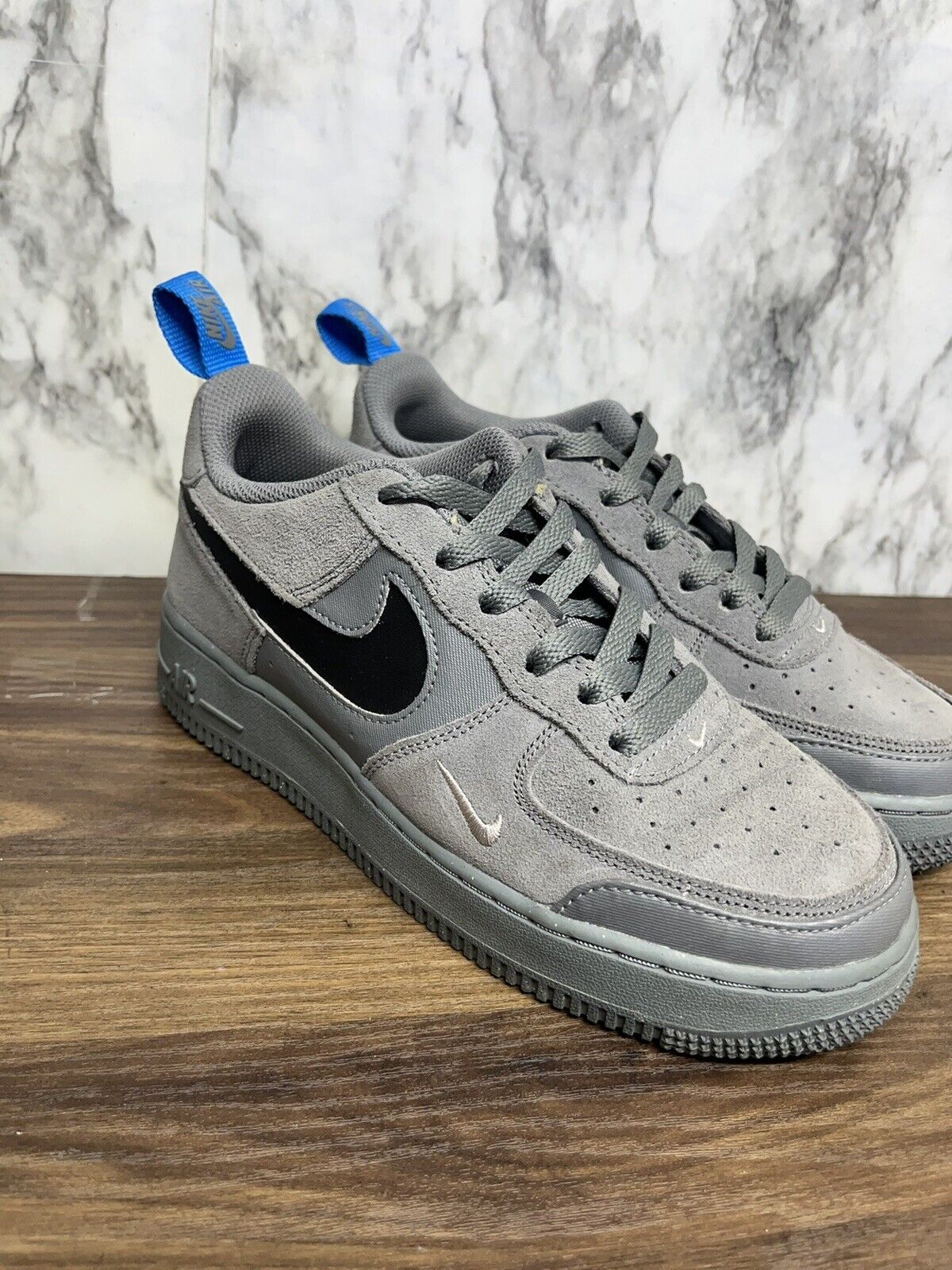 Nike Air Force 1 Smoke Grey Junior Youth DQ1097 001 Size 6Y 7.5 W Womens Suede