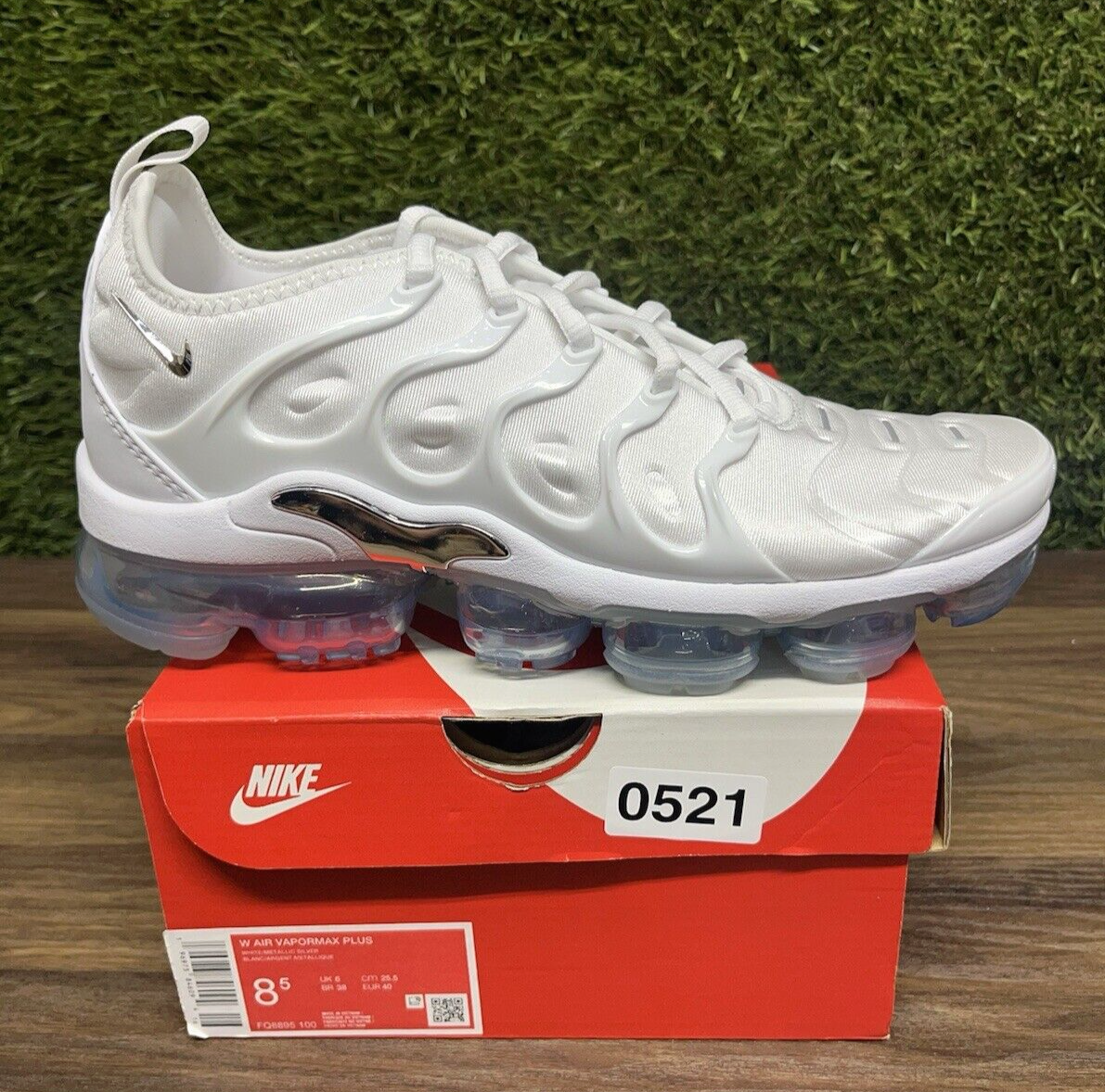 Size 8.5 - Nike Air VaporMax Plus White Metallic Silver W *521