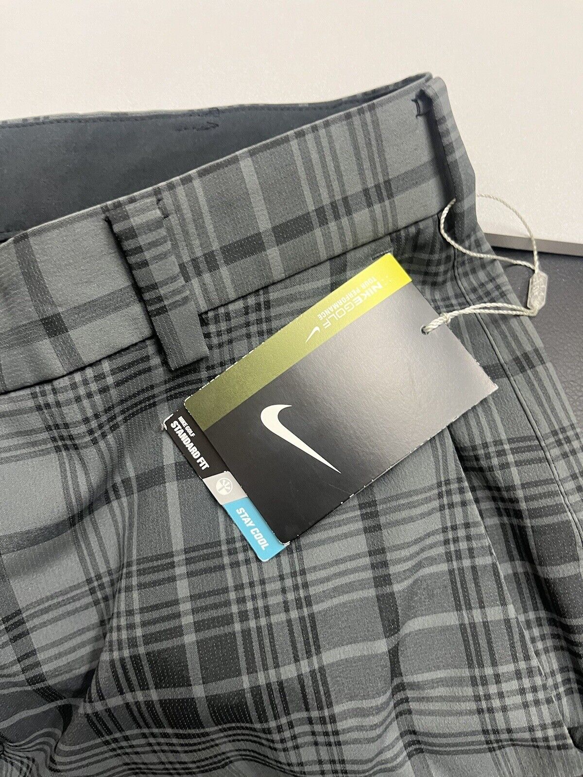 Nike Golf Dri Fit Mens Size 32-32 Plaid Tour Performance Golf Pants Black Gray