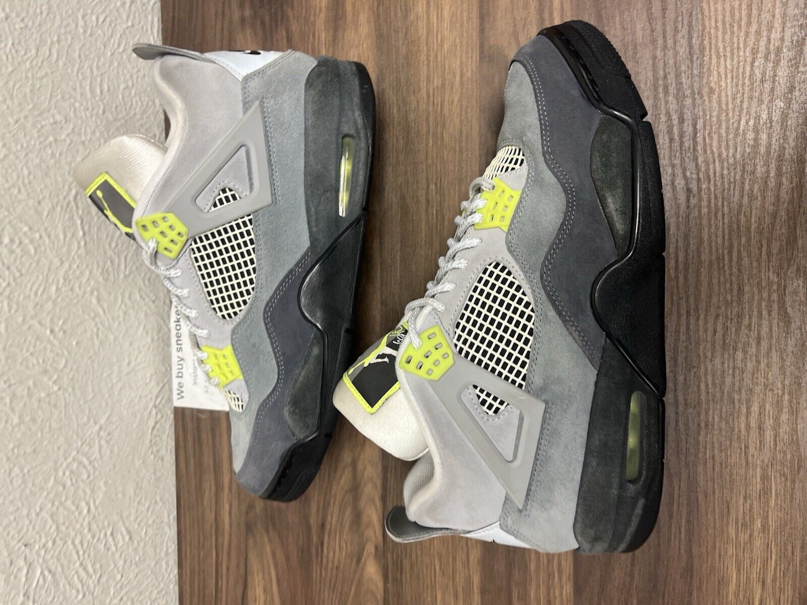 Size 10 - Jordan 4 Retro SE Mid Neon 95