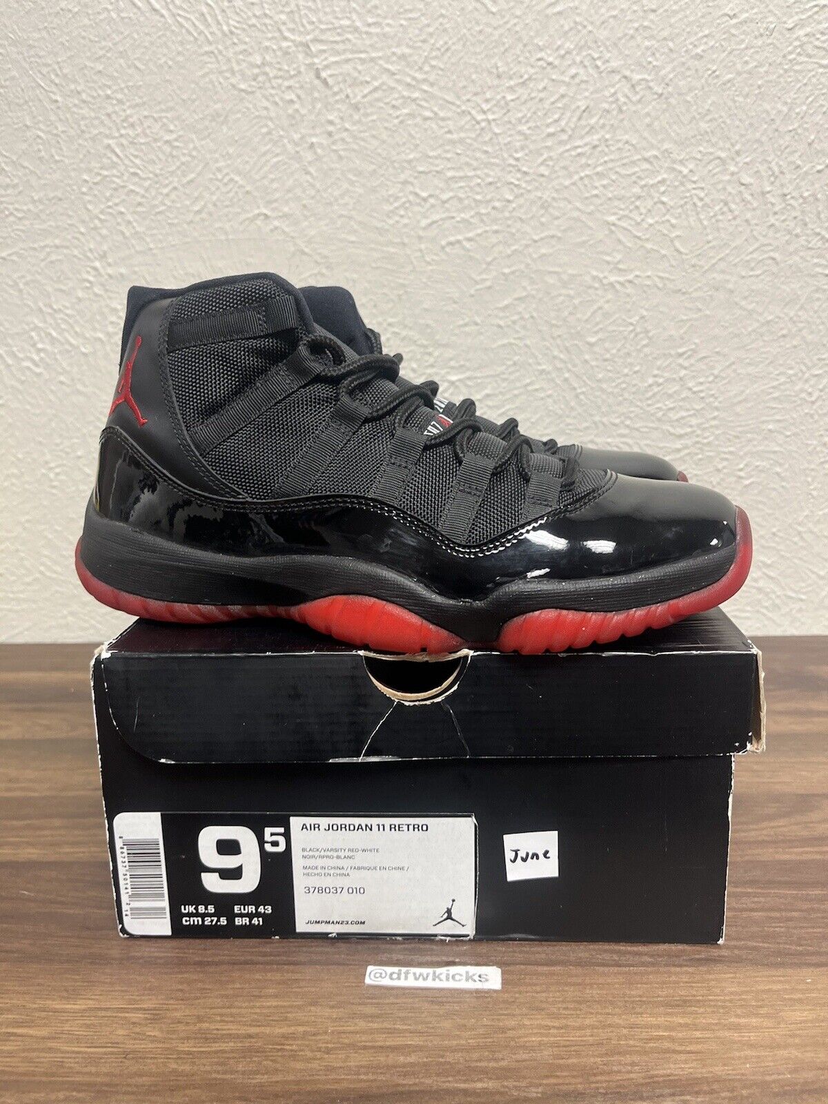 Air Jordan Retro 11 BRED.  Sz 9.5 Men. 2012 Release. Excellent Cond.. OG Receipt