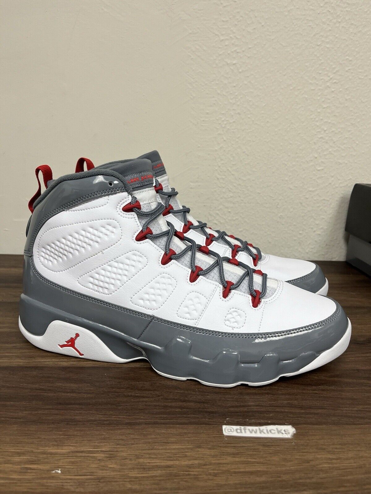 Air Jordan Mens 9 Retro Fire Red Size 13