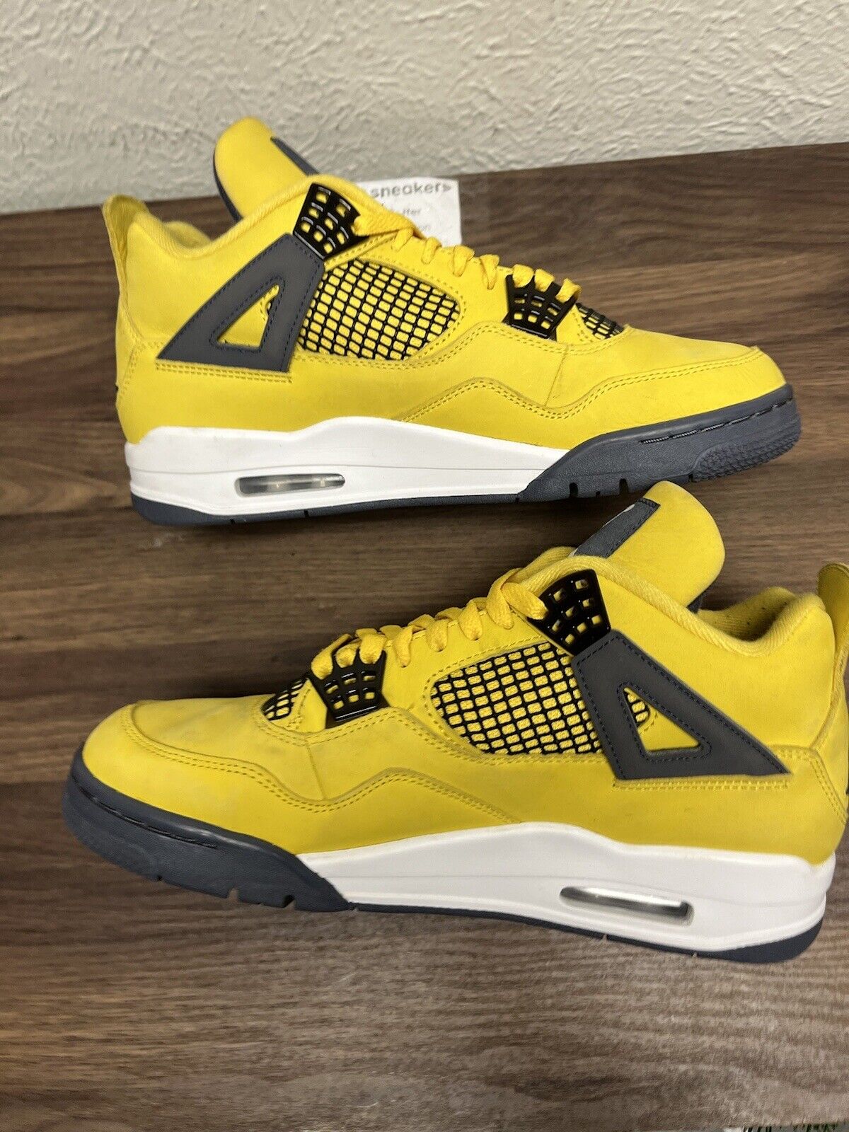 Air Jordan 4 Retro Lightning (2021) Sz 9.5 CT8527-700