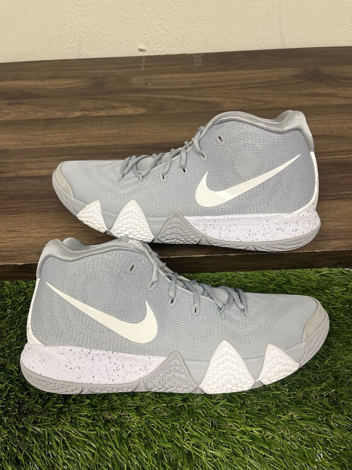 Nike Kyrie 4 TB Wolf Grey (2018) AV2296 002 Size 13.5