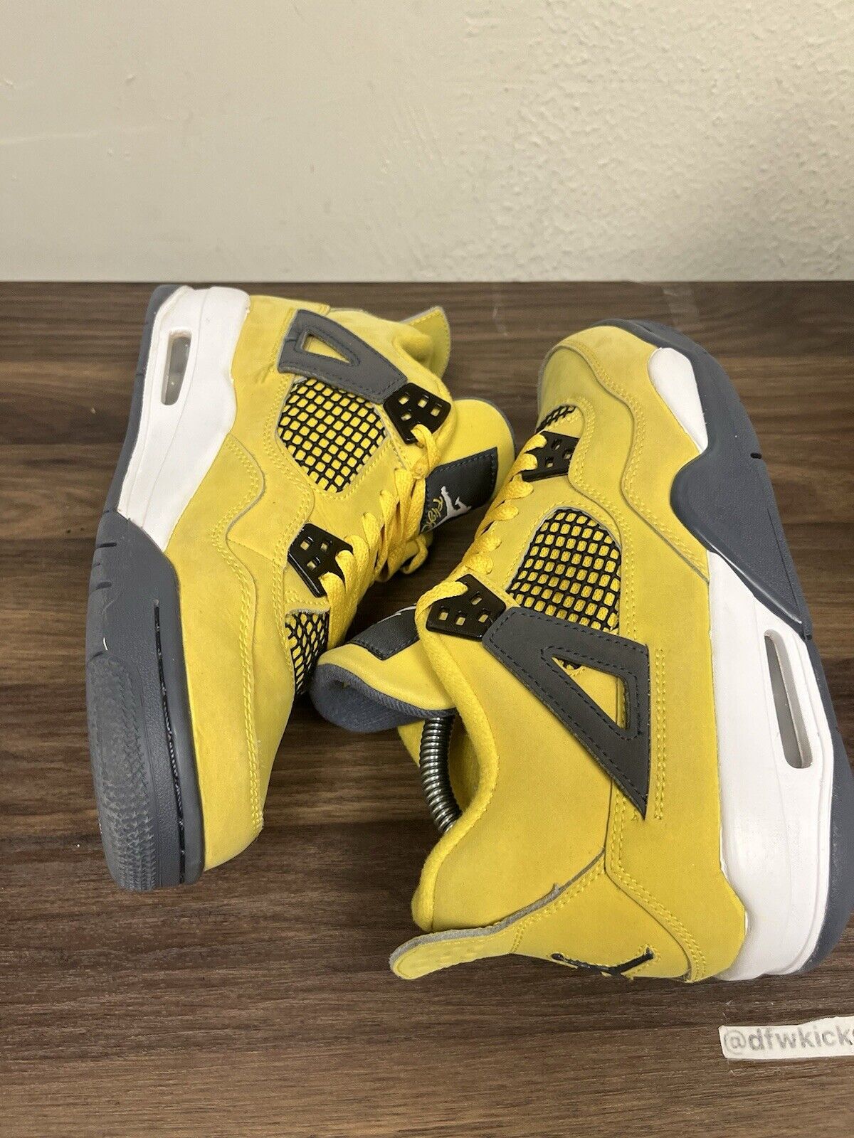 Nike Air Jordan 4 Retro GS Size 7Y, Womens 8.5 Lightning Yellow Grey 408452-700