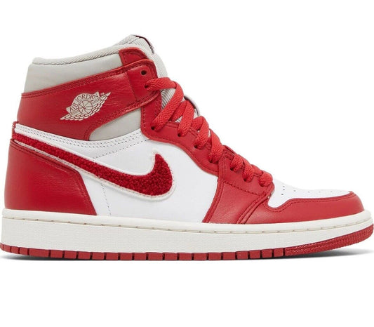 [DJ4891-061] Womens Air Jordan RETRO 1 HIGH OG 'VARSITY RED' (W)