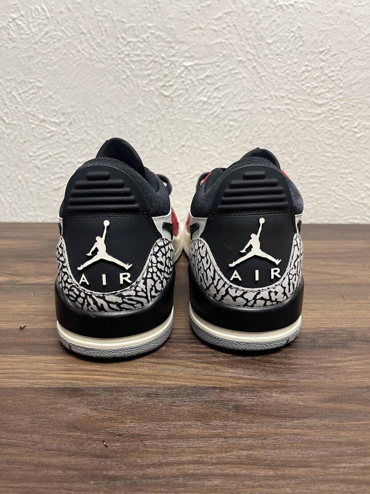 Size 8 - Jordan Legacy 312 Low Chicago