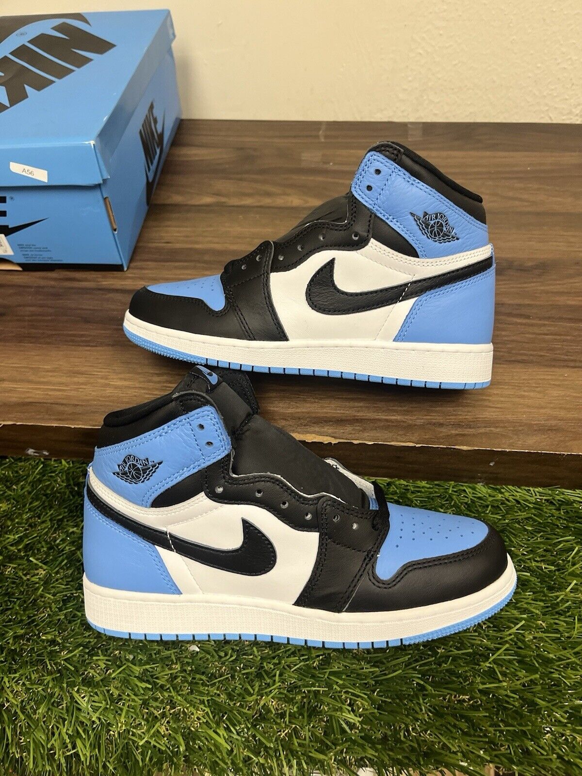 Jordan 1 Retro High OG UNC Toe FD1437-400 Size 6.5Y/ Women's Size 8 A56