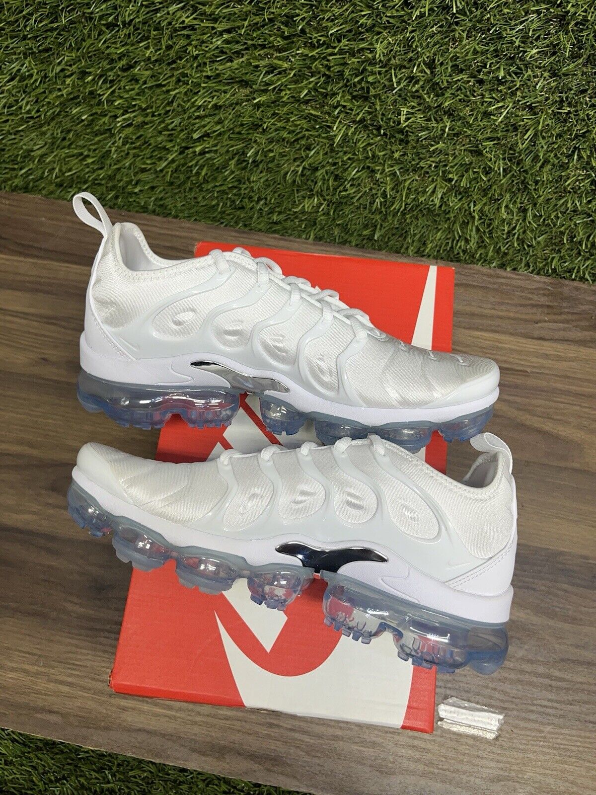 Size 8.5 - Nike Air VaporMax Plus White Metallic Silver W *521