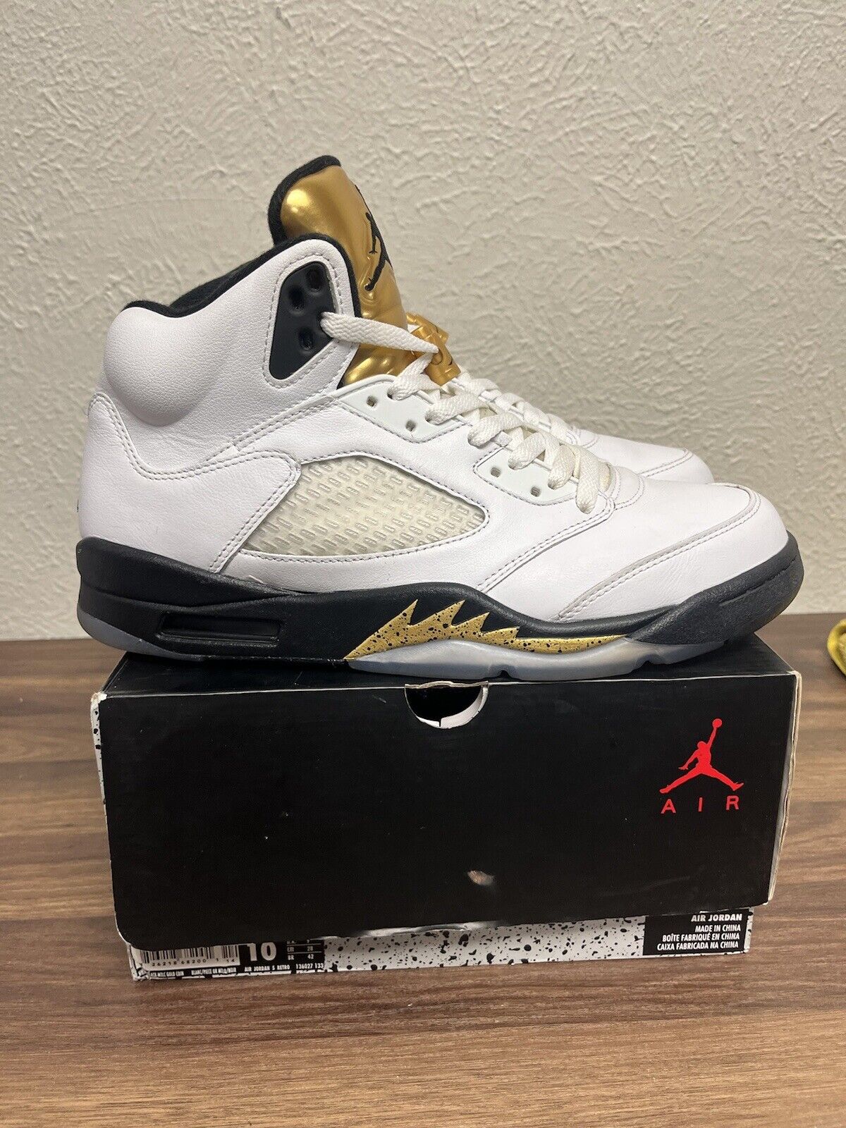 Nike Air Jordan 5 Gold Coin Olympic size 10 136027–133 OG V Retro White Black 