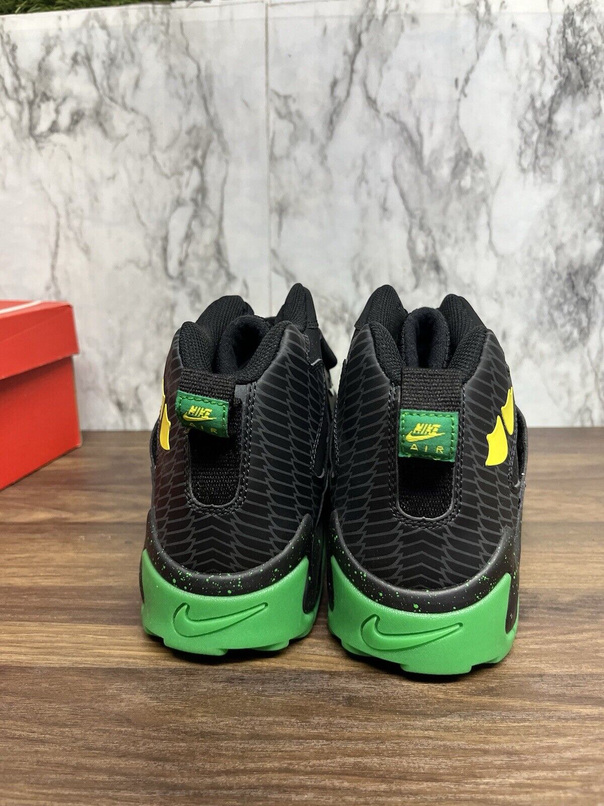 Size 10 - Nike Air Mission PRM Oregon 458