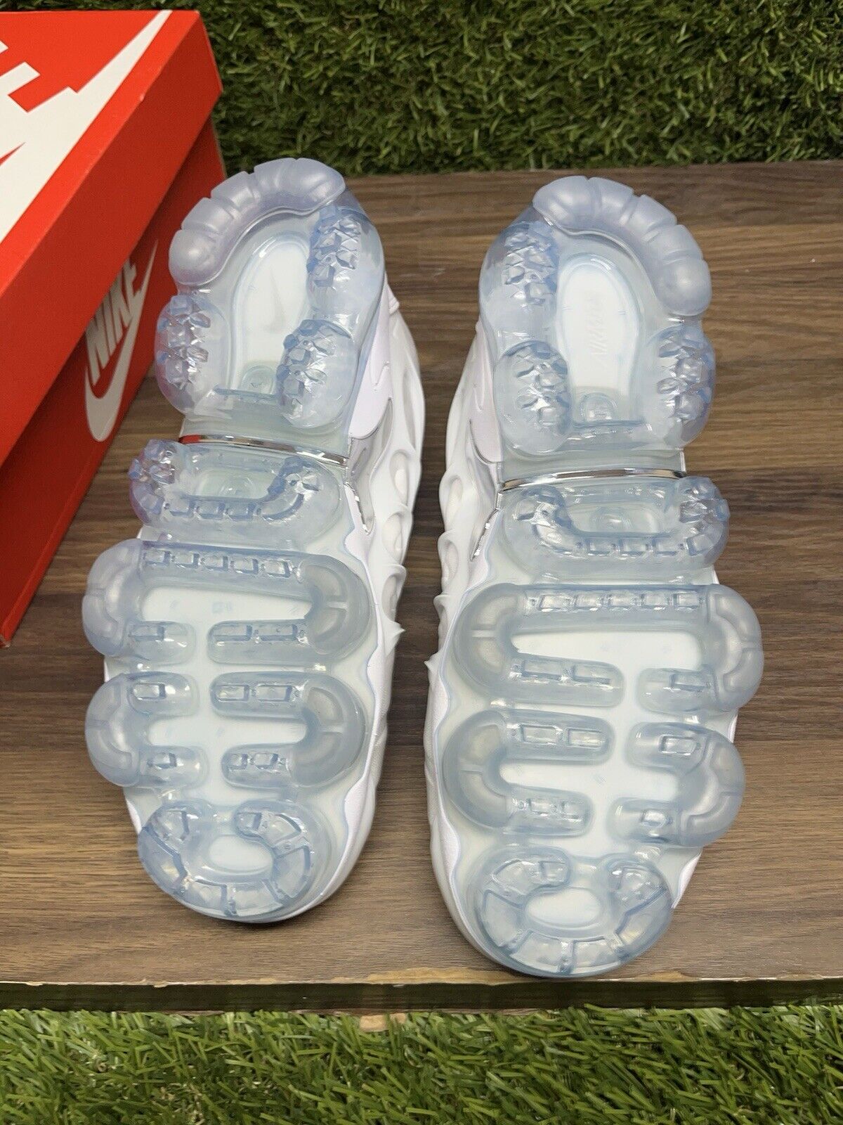 Size 8.5 - Nike Air VaporMax Plus White Metallic Silver W *521