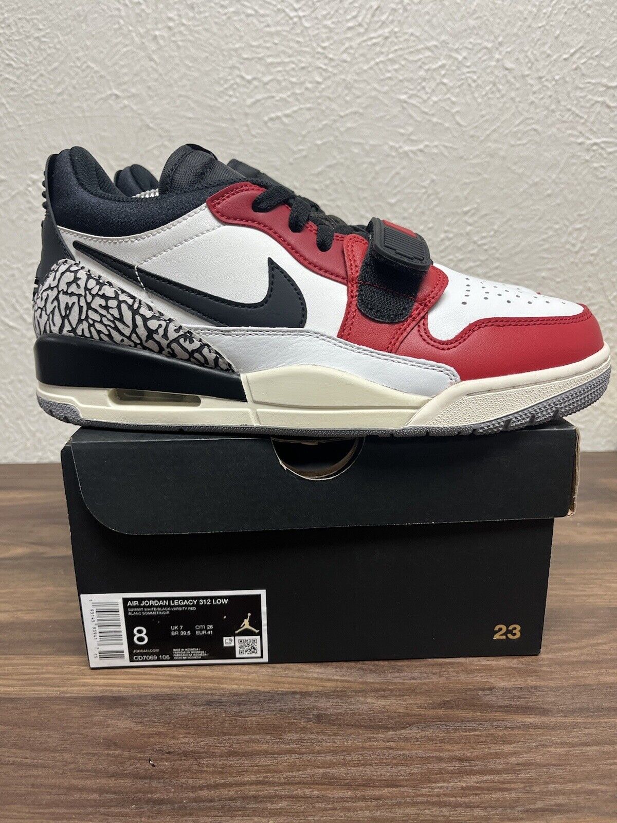 Size 8 - Jordan Legacy 312 Low Chicago