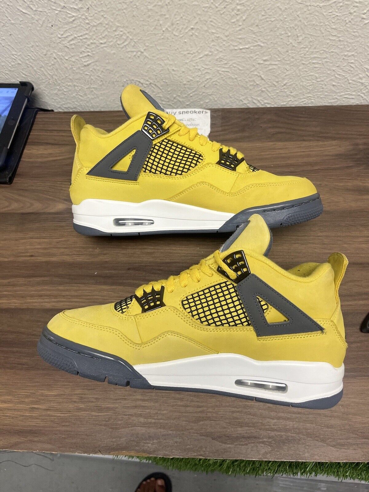 Nike Air Jordan 4 Retro Mid Lightning size 9 CT8527-700 OG IV Clean Yellow