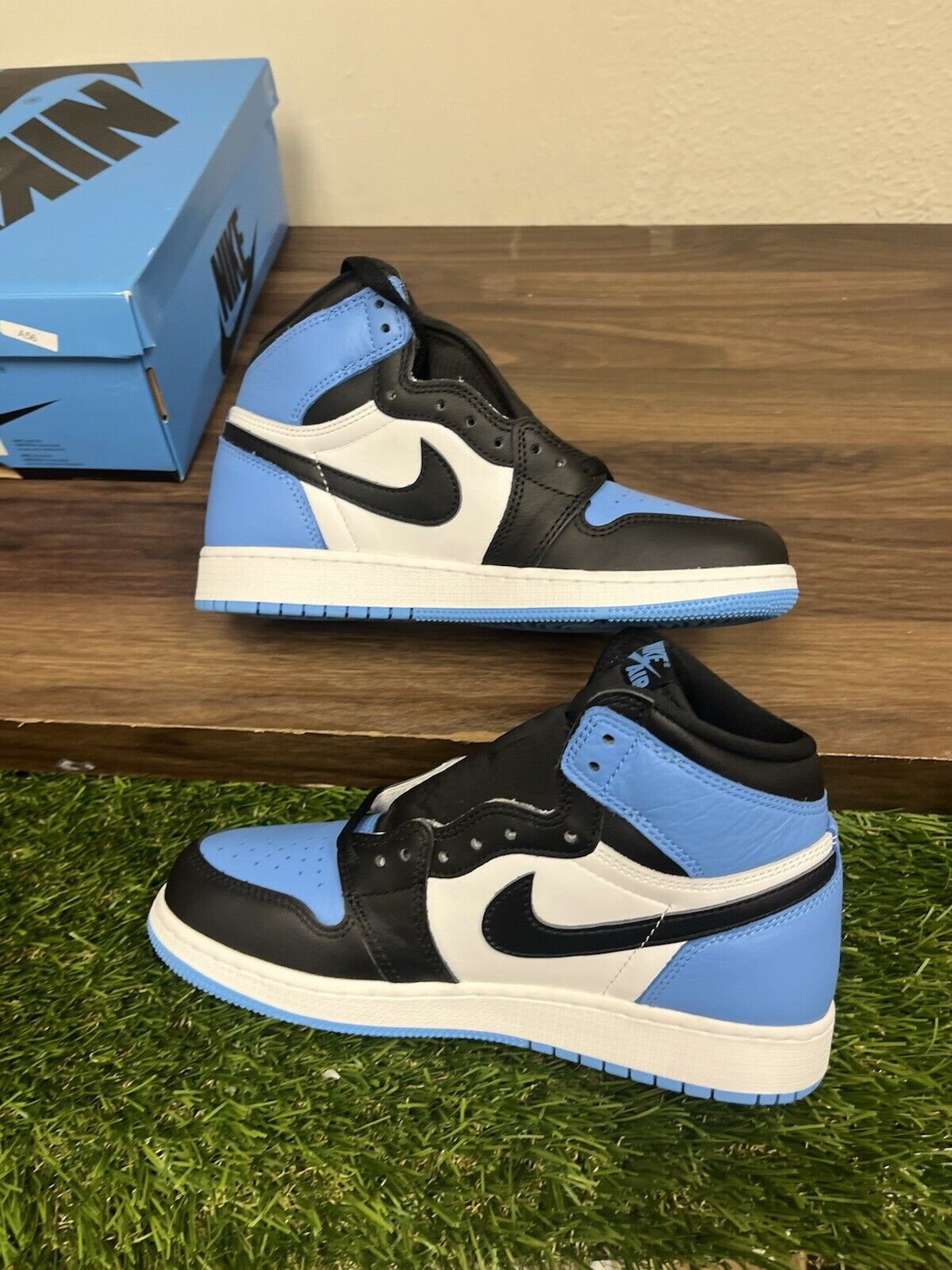 Jordan 1 Retro High OG UNC Toe FD1437-400 Size 6.5Y/ Women's Size 8 A56