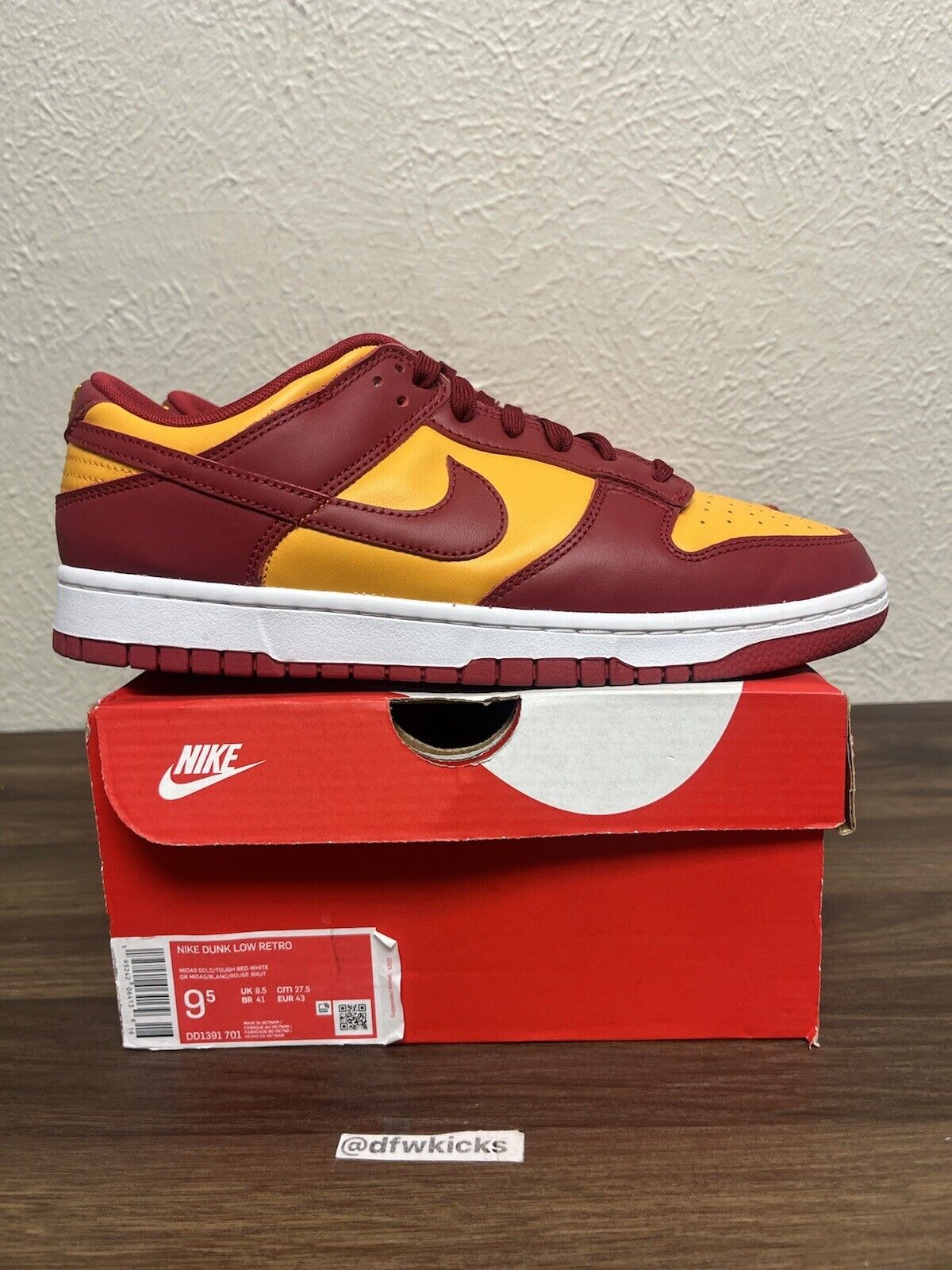 Nike Dunk Low 'Midas Gold' Size 9.5 DD1391-701