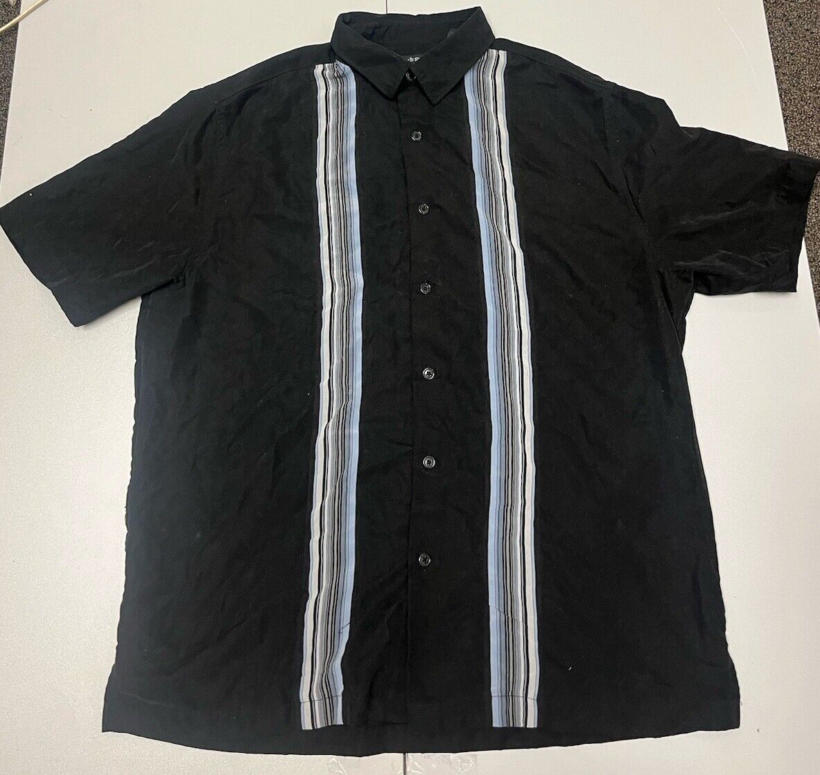 Men's Size Large Shirt Button-down Short Sleeve A[X]IST ￼black