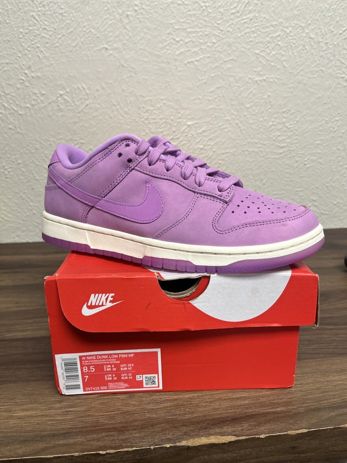 Nike Dunk Low Premium Rush Fuchsia Women Size 8.5 DV7415-500