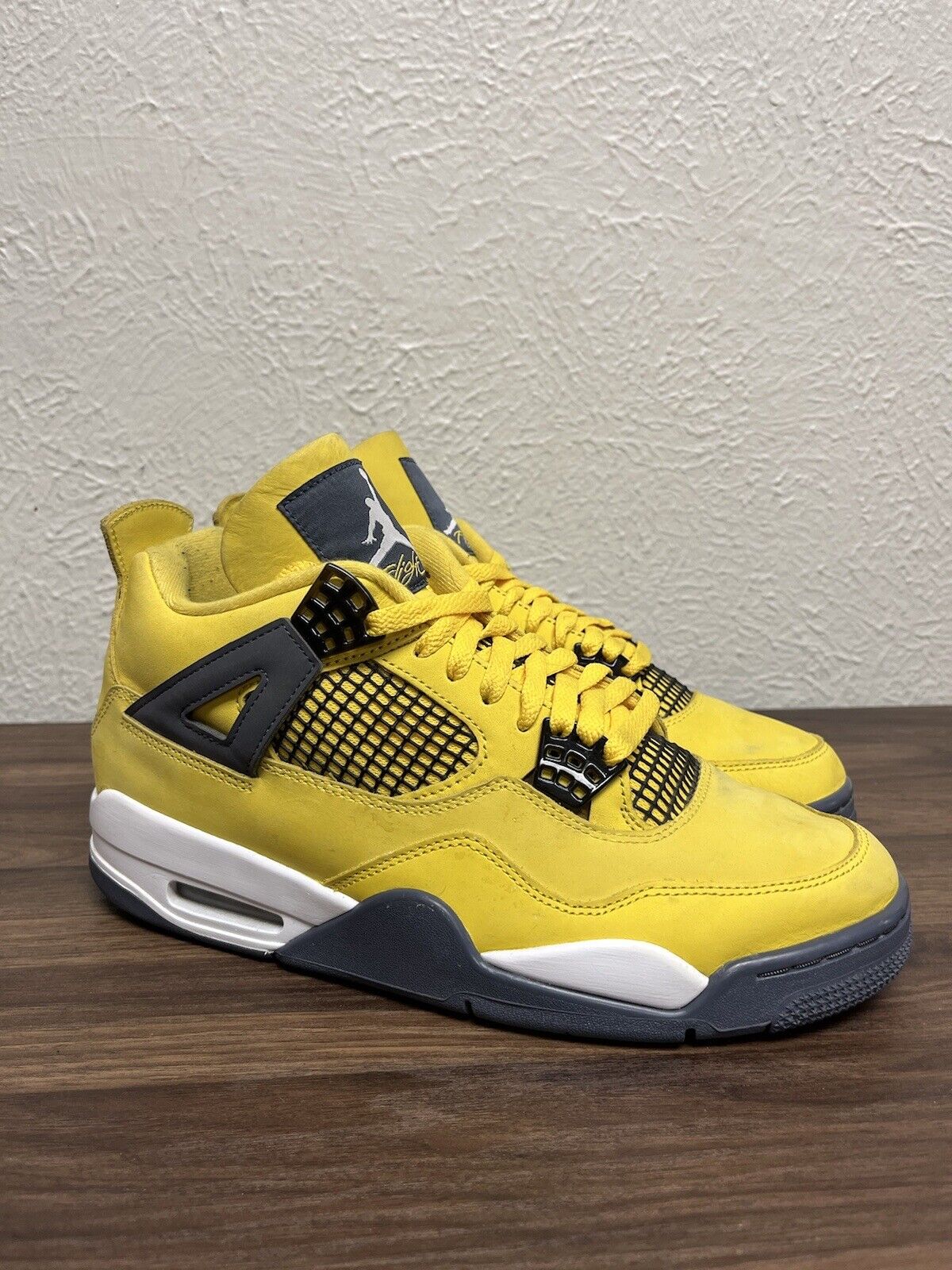 Air Jordan 4 Retro Lightning (2021) Sz 9.5 CT8527-700