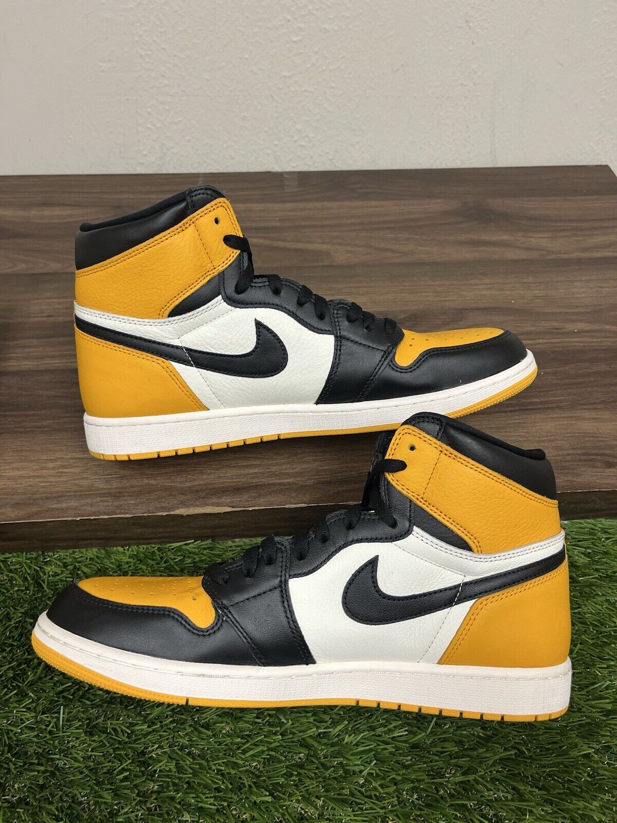 Nike Air Jordan 1 Retro High OG Taxi Men's 14 Black Yellow Toe shoes 555088-711