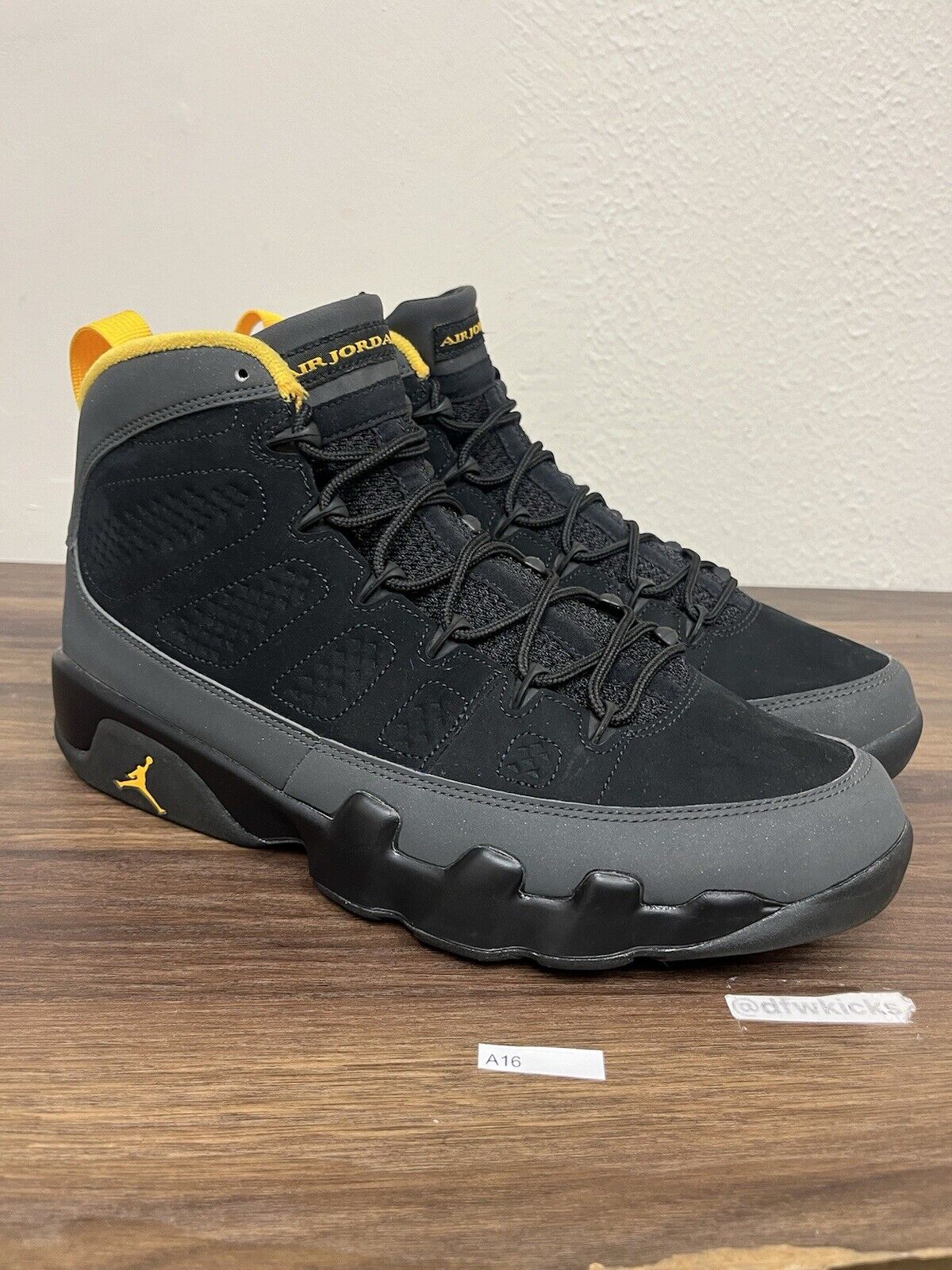 Size 11.5 - Jordan 9 Retro Black